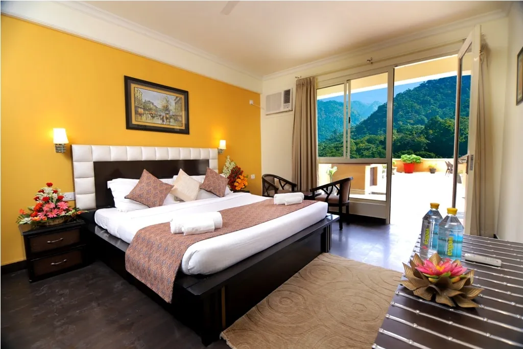 Luxury Aloha Apartments | Infinity Pool & Spa Room