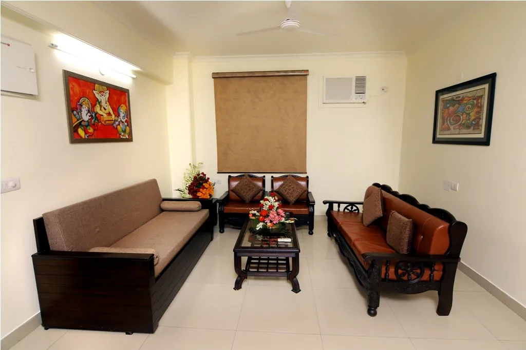 Luxury Aloha Apartments | Infinity Pool & Spa Room