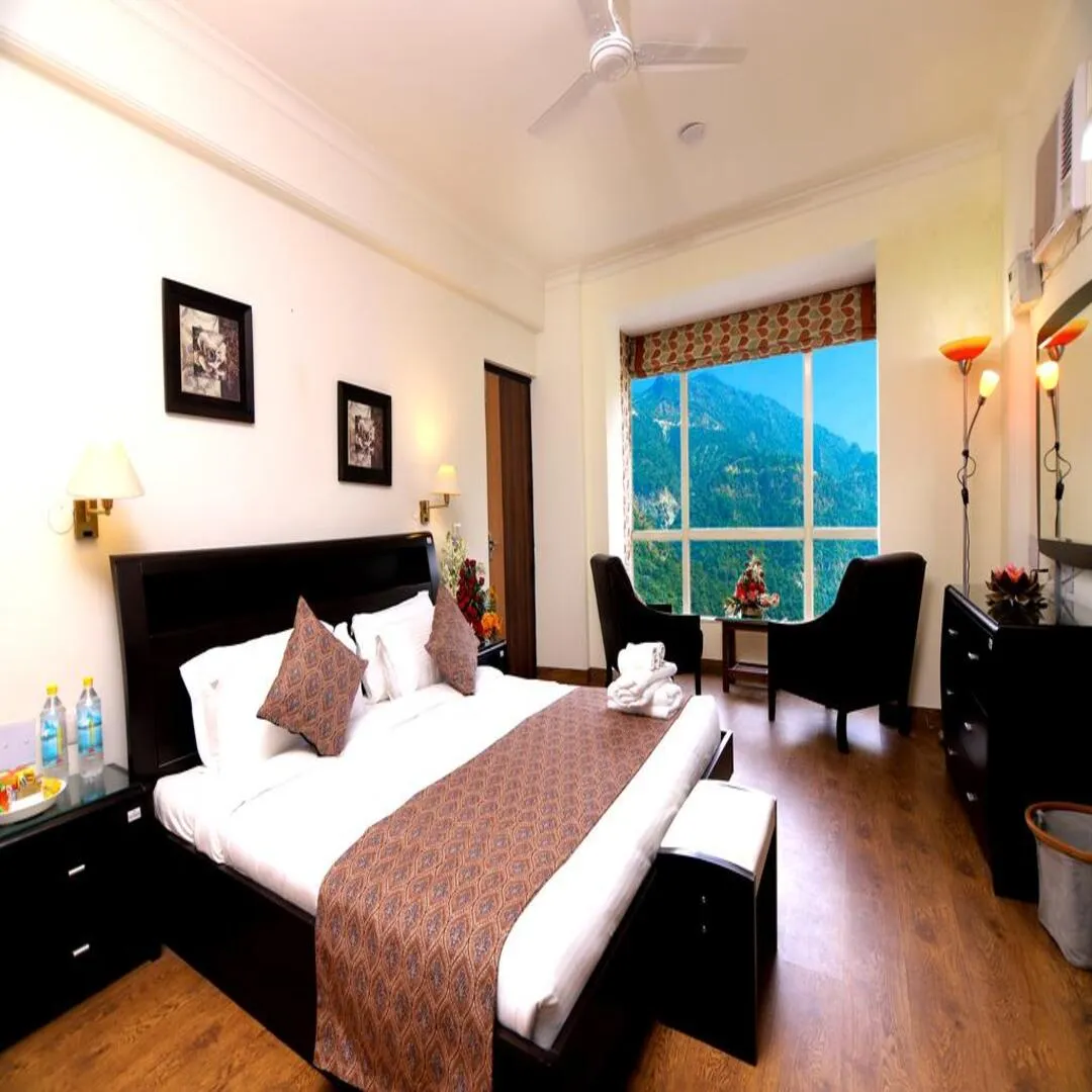 Luxury Aloha Apartments | Infinity Pool & Spa Room