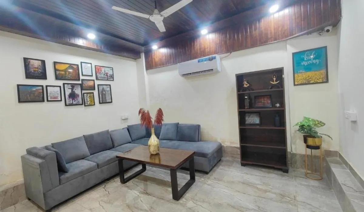 Perfect stayz AIIMS Living Room