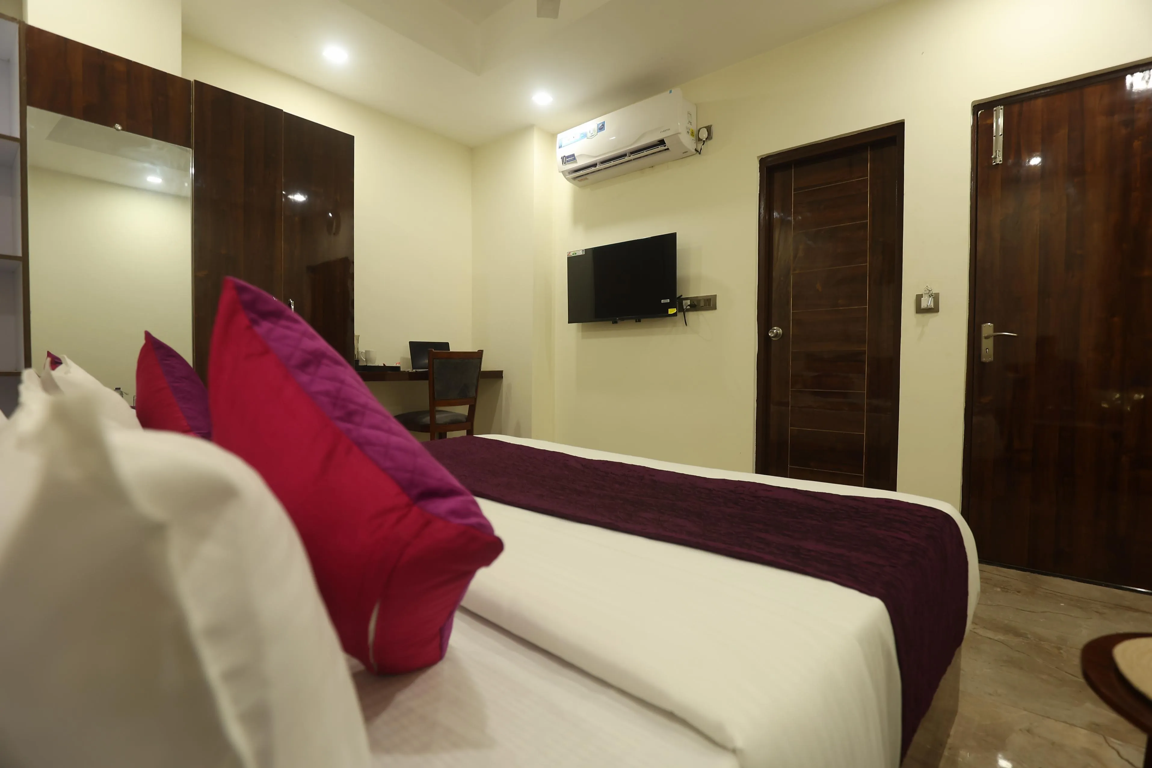 Perfect stayz AIIMS Private Room
