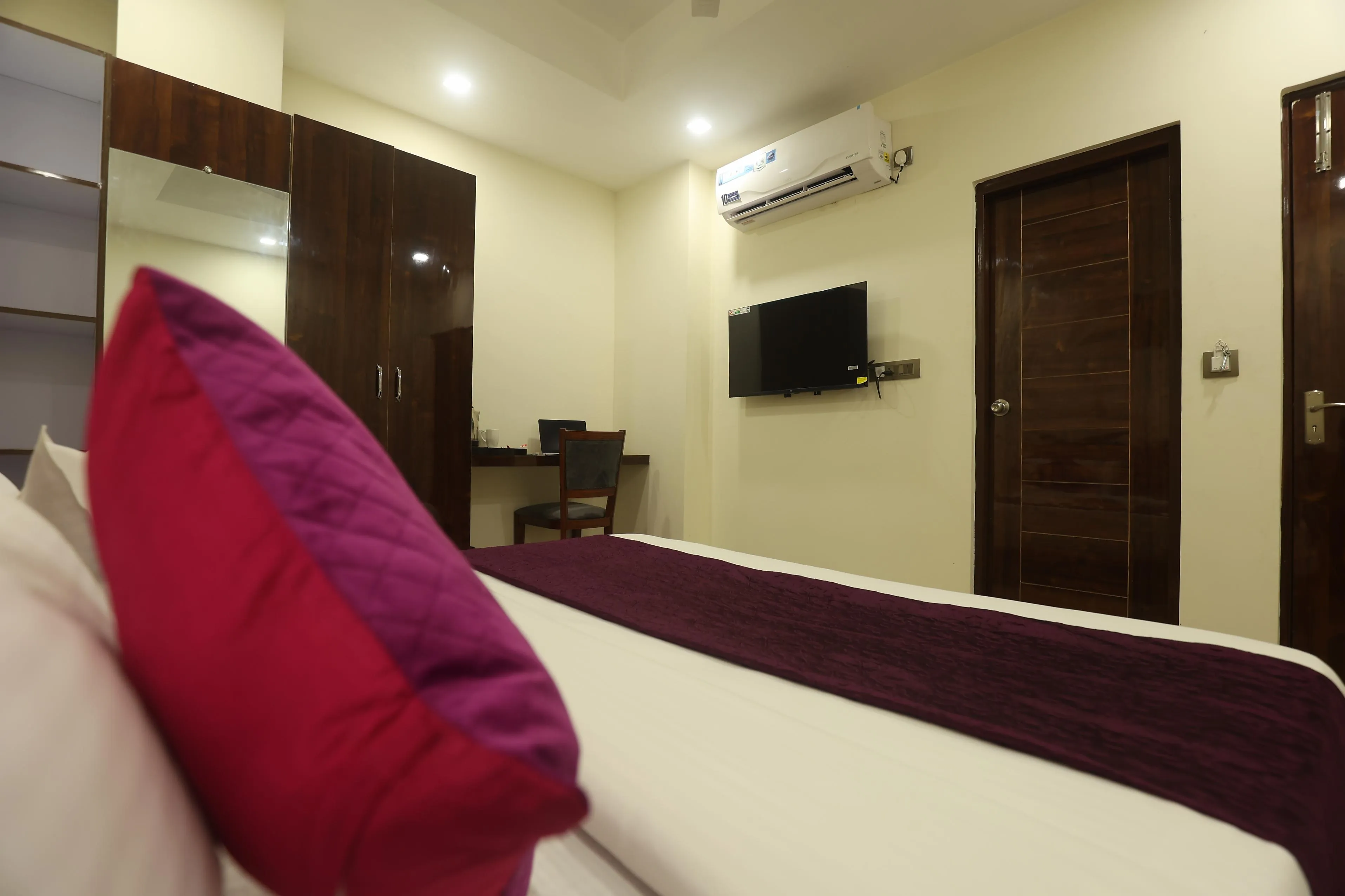 Perfect stayz AIIMS Private Room