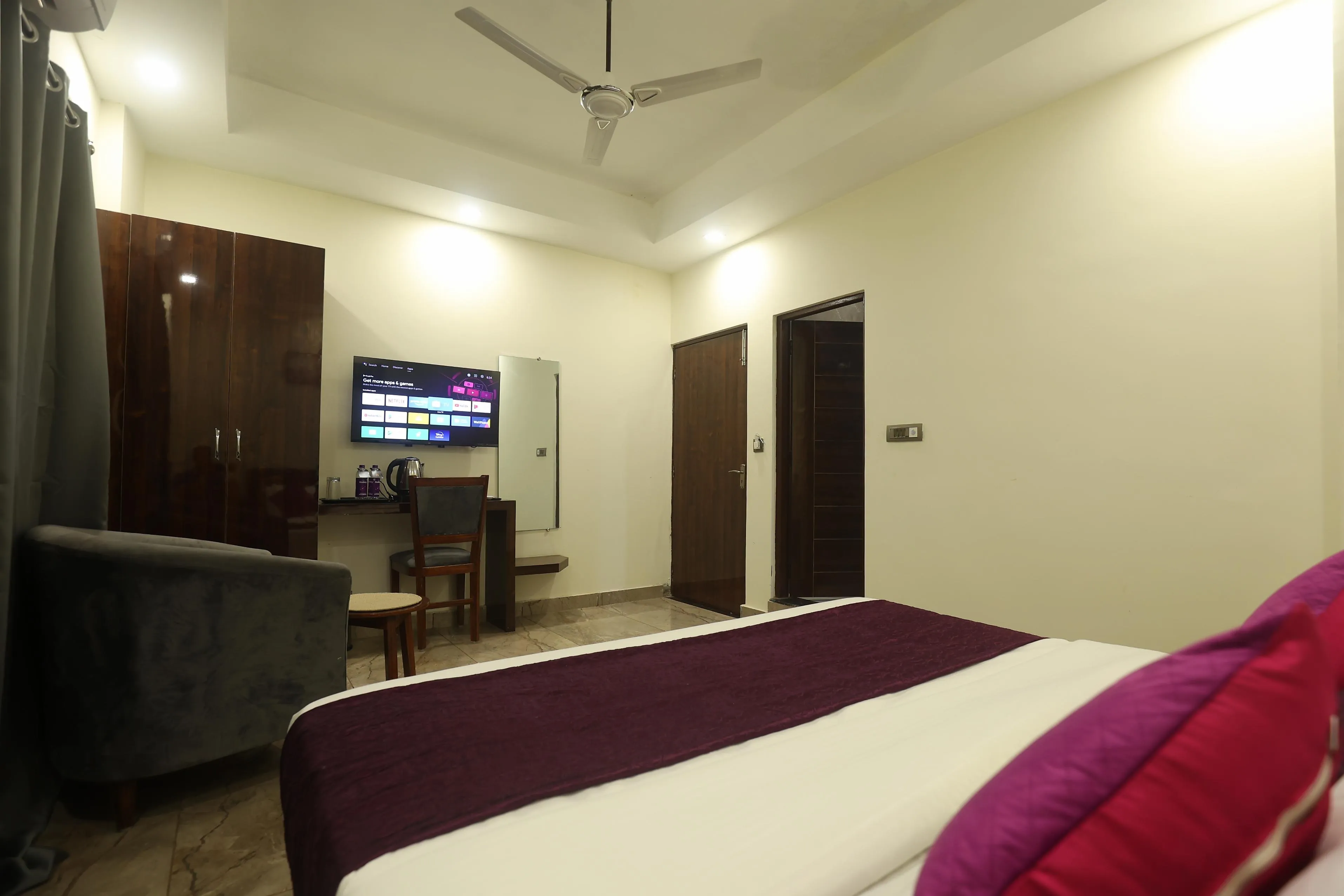 Perfect stayz AIIMS Private Room