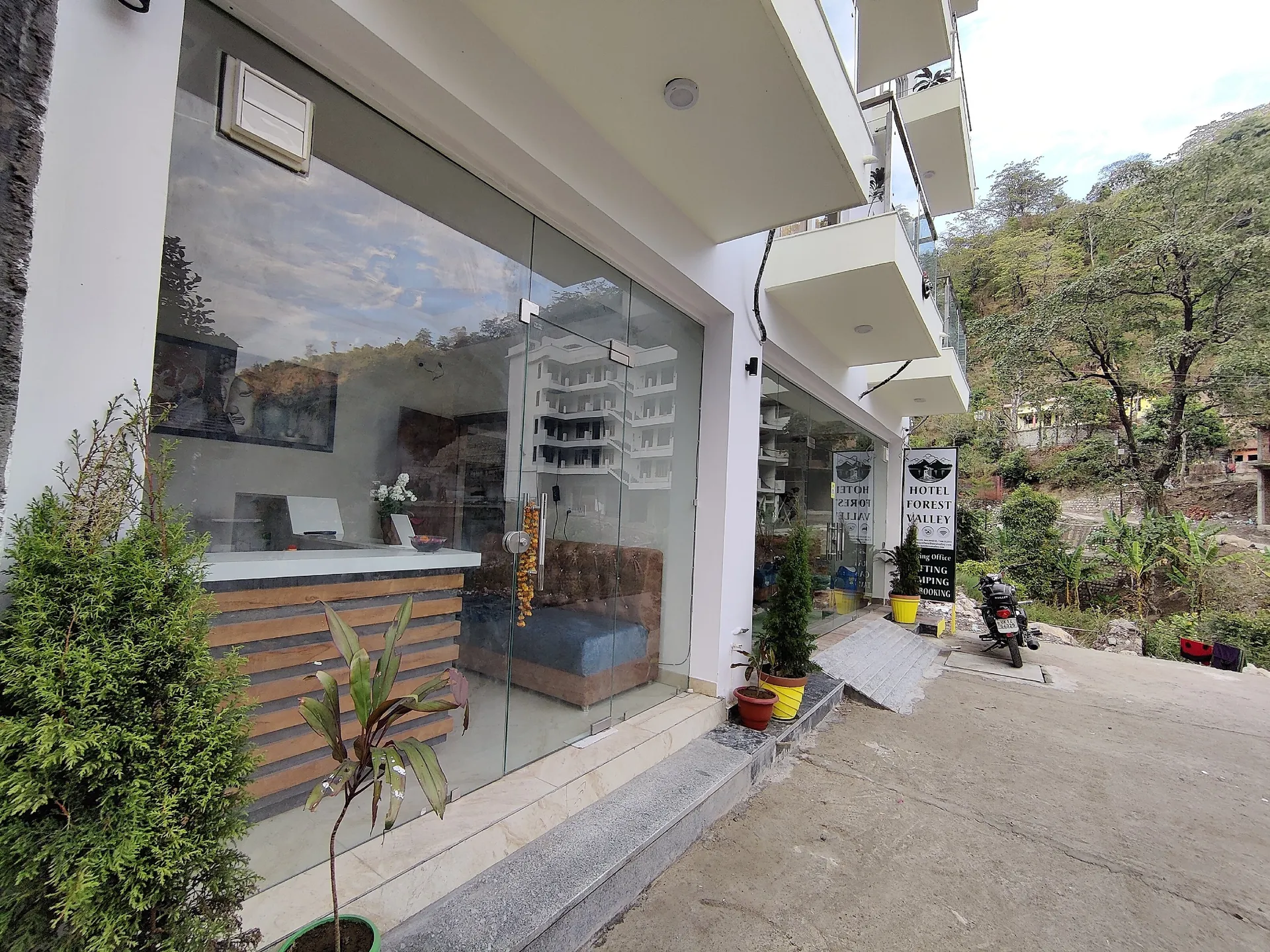 Perfect stayz Premium Forest Valley Near Waterfall Outdoors