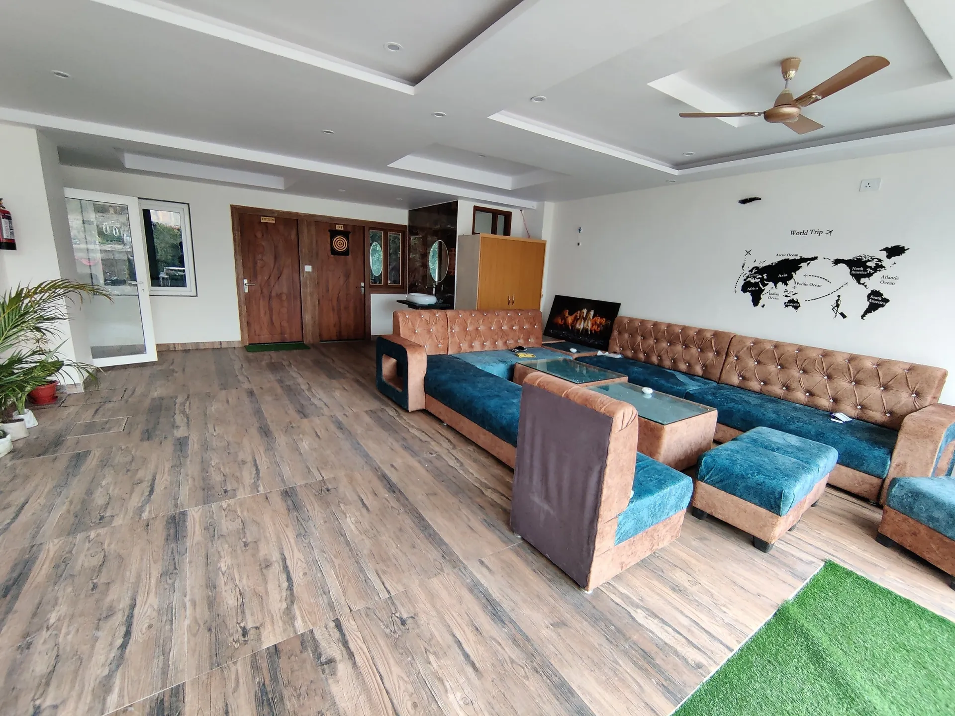 Perfect stayz Premium Forest Valley Near Waterfall Reception