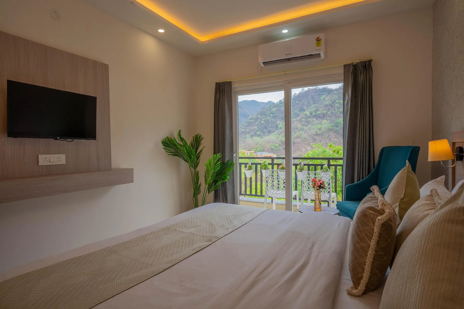 Perfectstayz Alpine Retreat Room