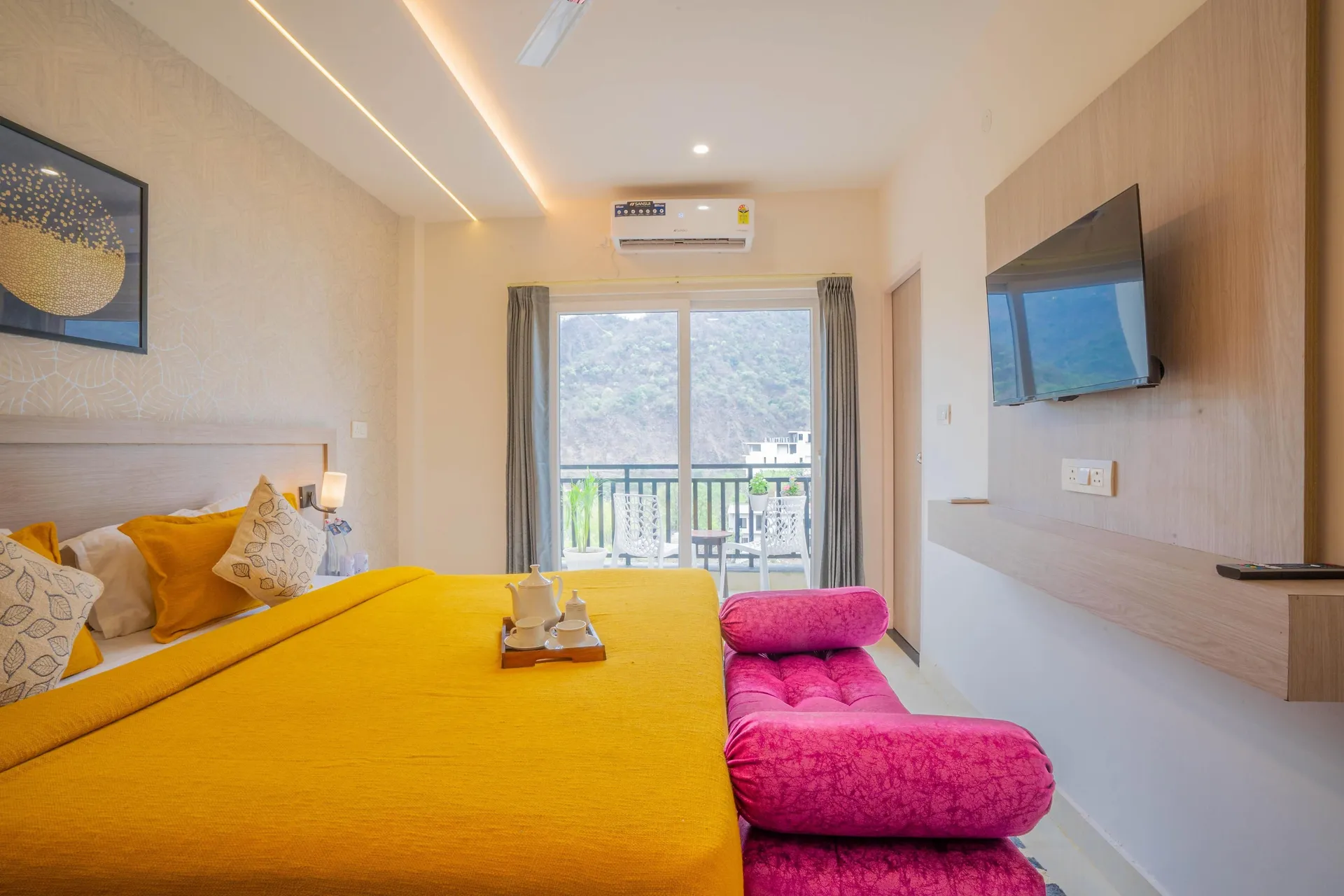 Perfectstayz Alpine Retreat Room