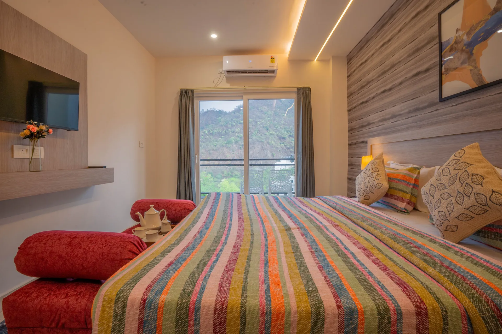 Perfectstayz Alpine Retreat Room
