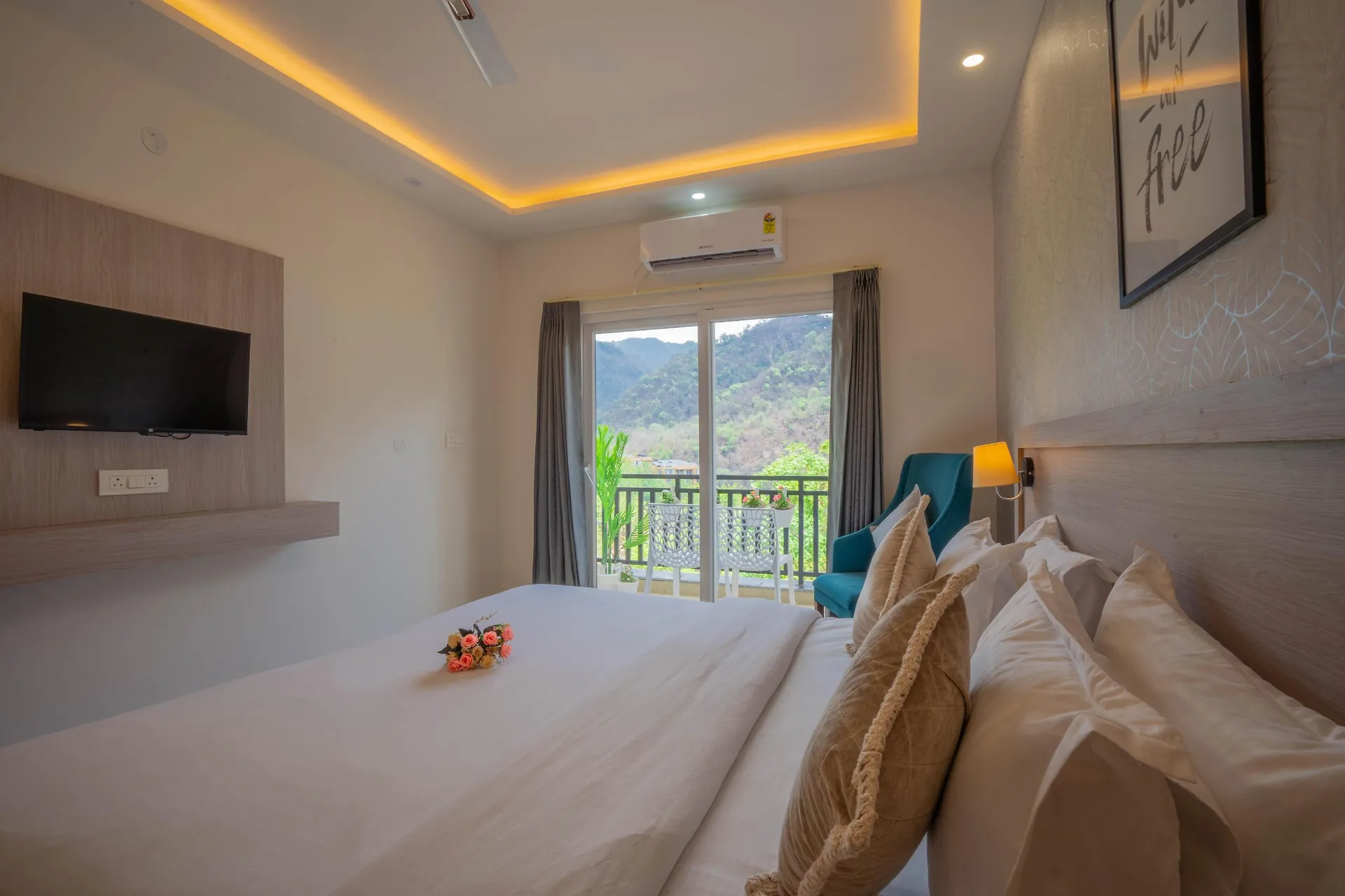 Perfectstayz Alpine Retreat Room