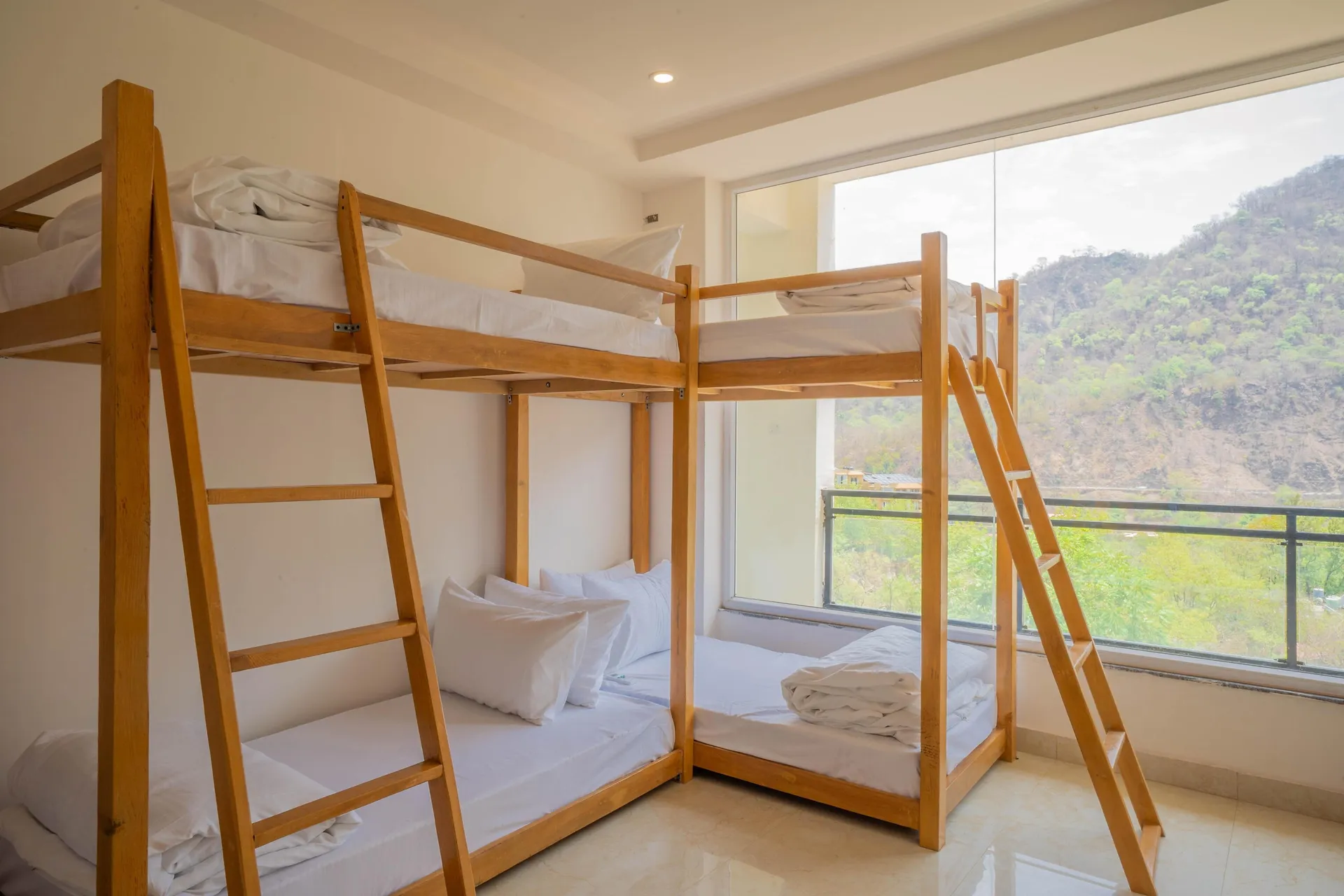 Perfectstayz Alpine Retreat Room