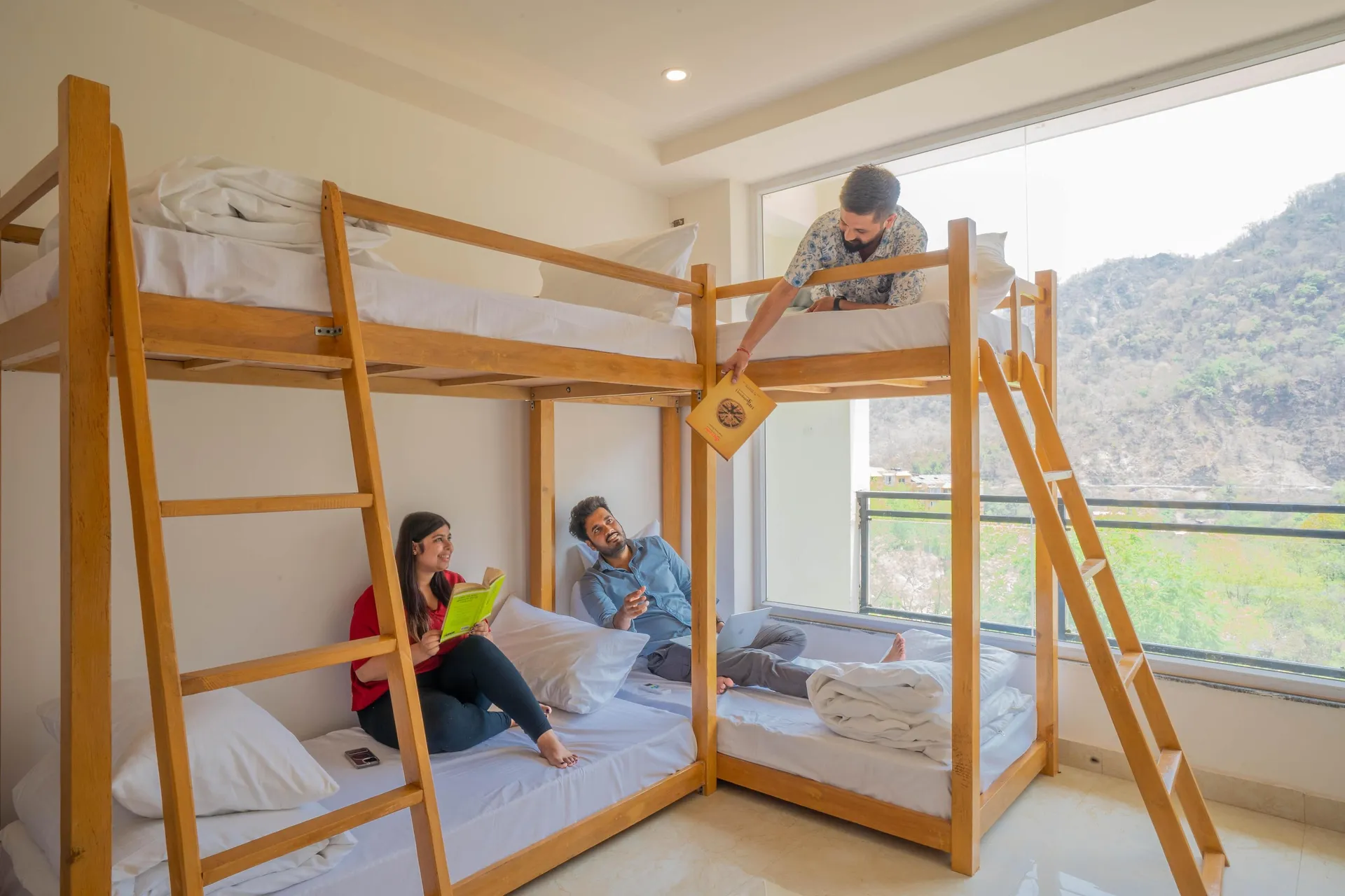 Perfectstayz Alpine Retreat Room