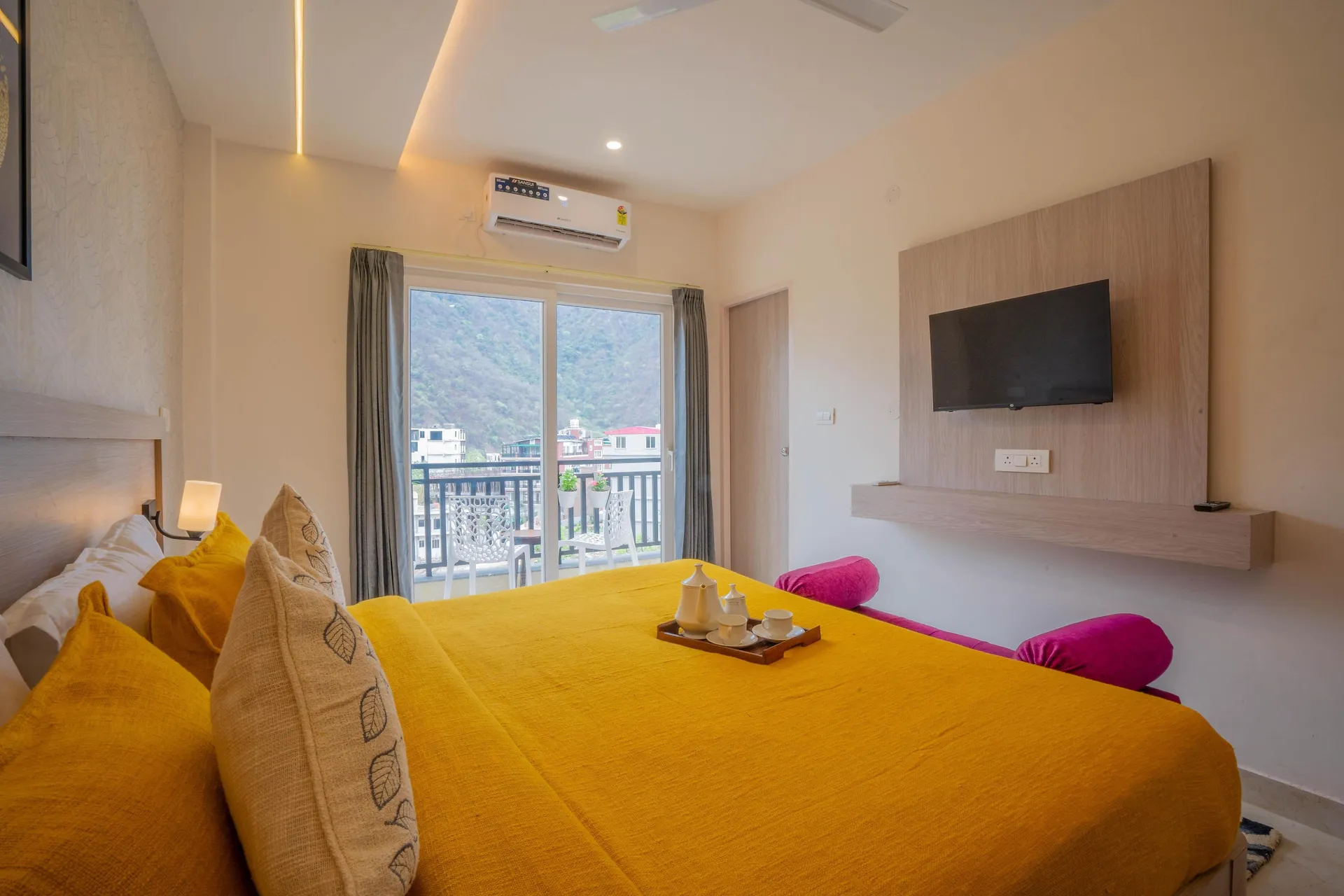 Perfectstayz Alpine Retreat Room