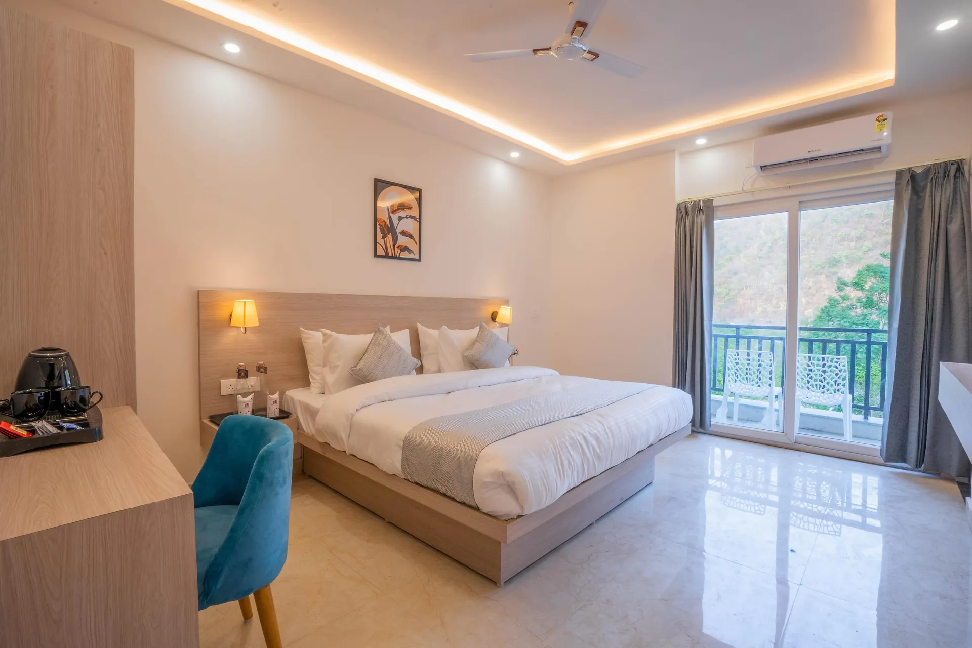 Perfectstayz Alpine Retreat Room