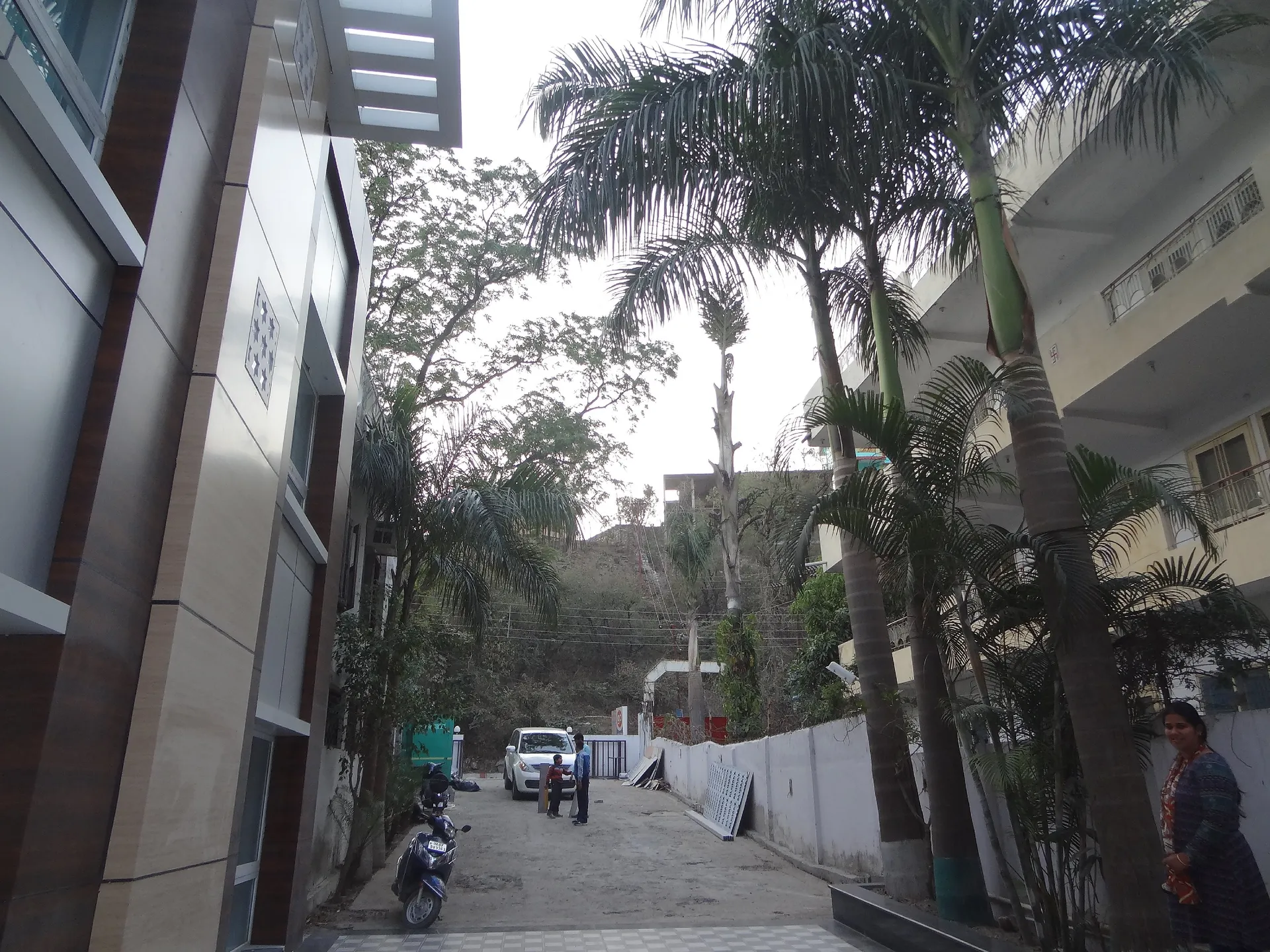 Qsainas S.K Regency Parking
