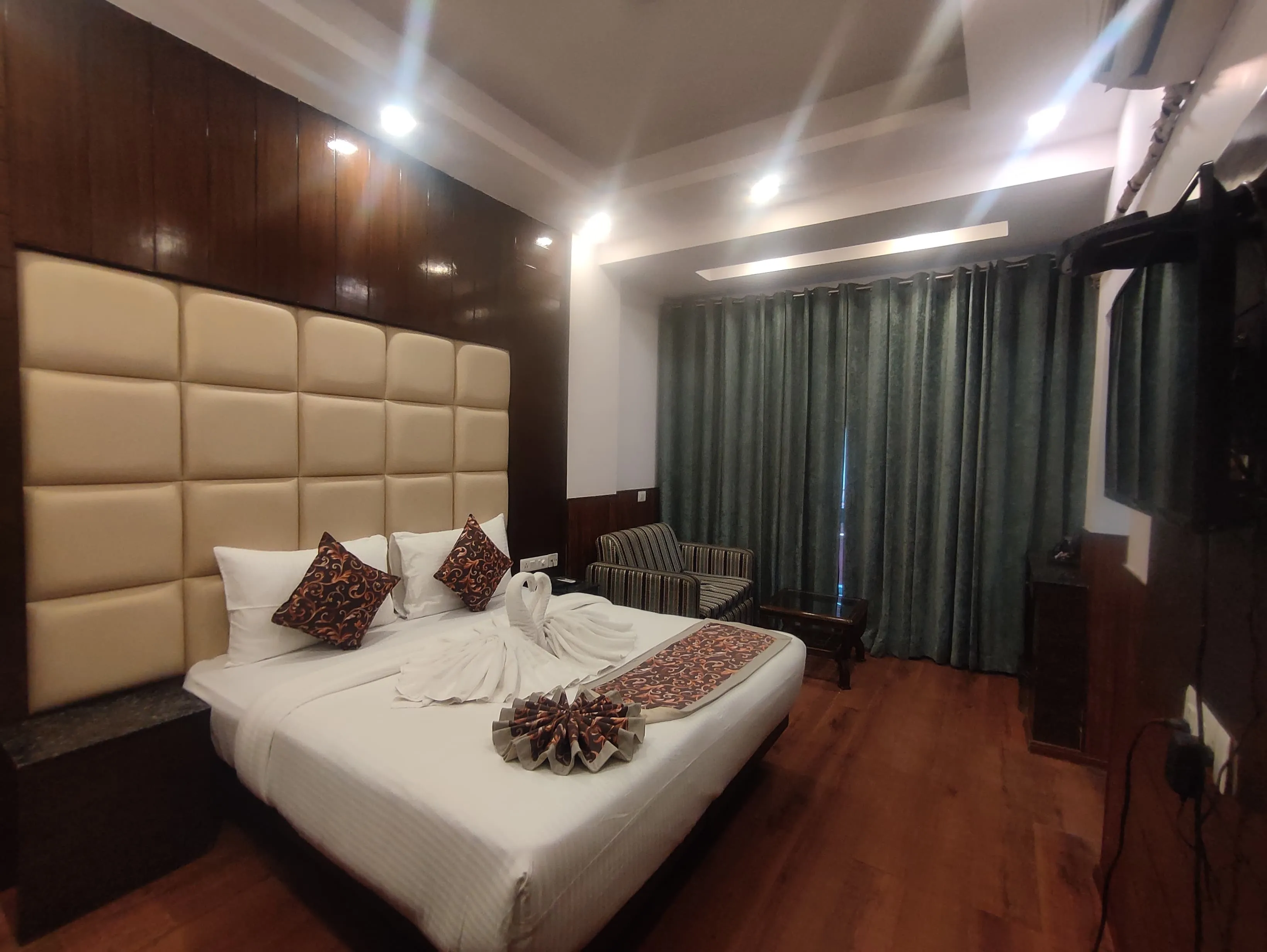 Qsainas S.K Regency Room