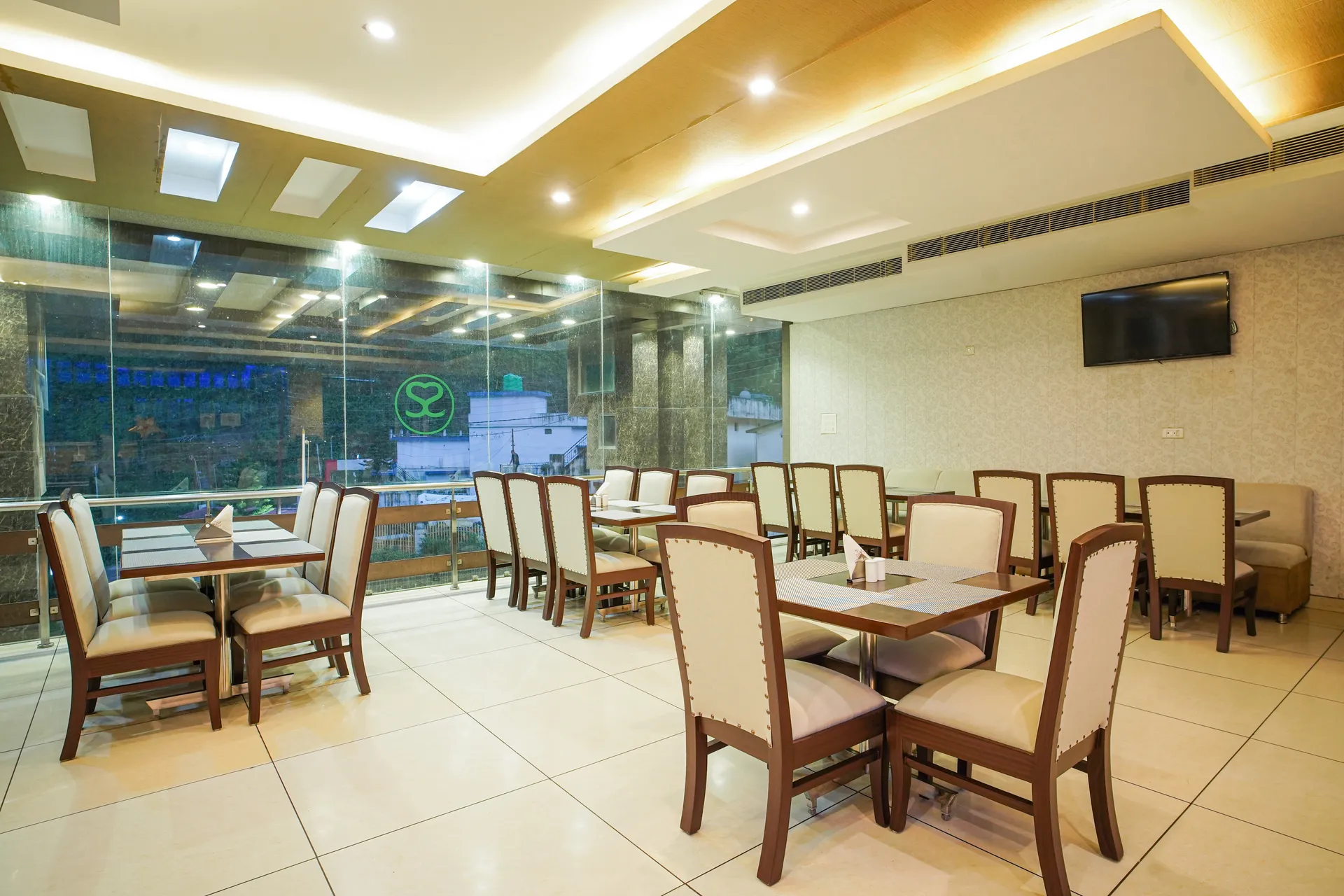 The Grand Shiva Resort & Spa Restaurant