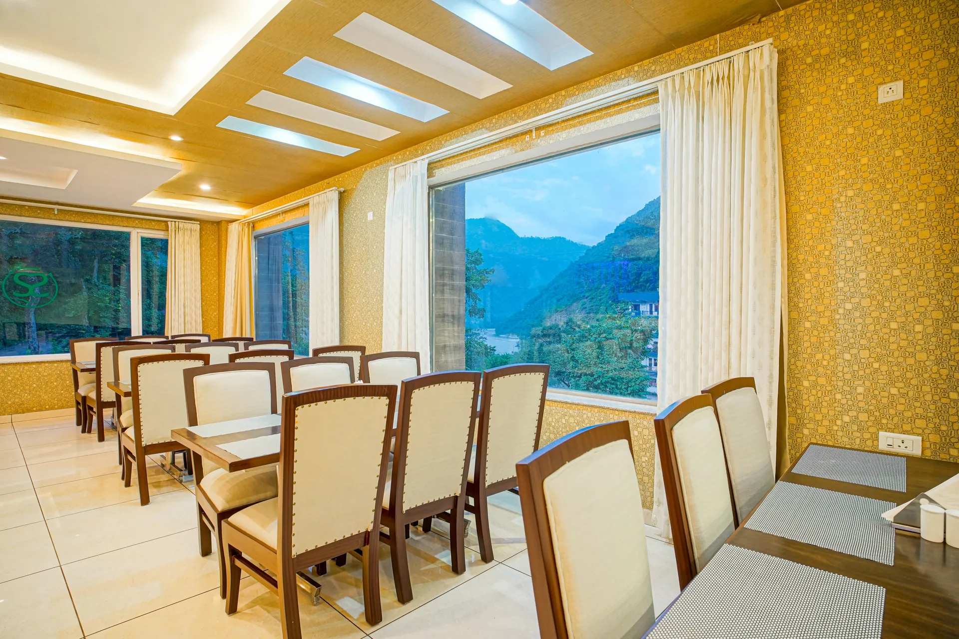 The Grand Shiva Resort & Spa Restaurant