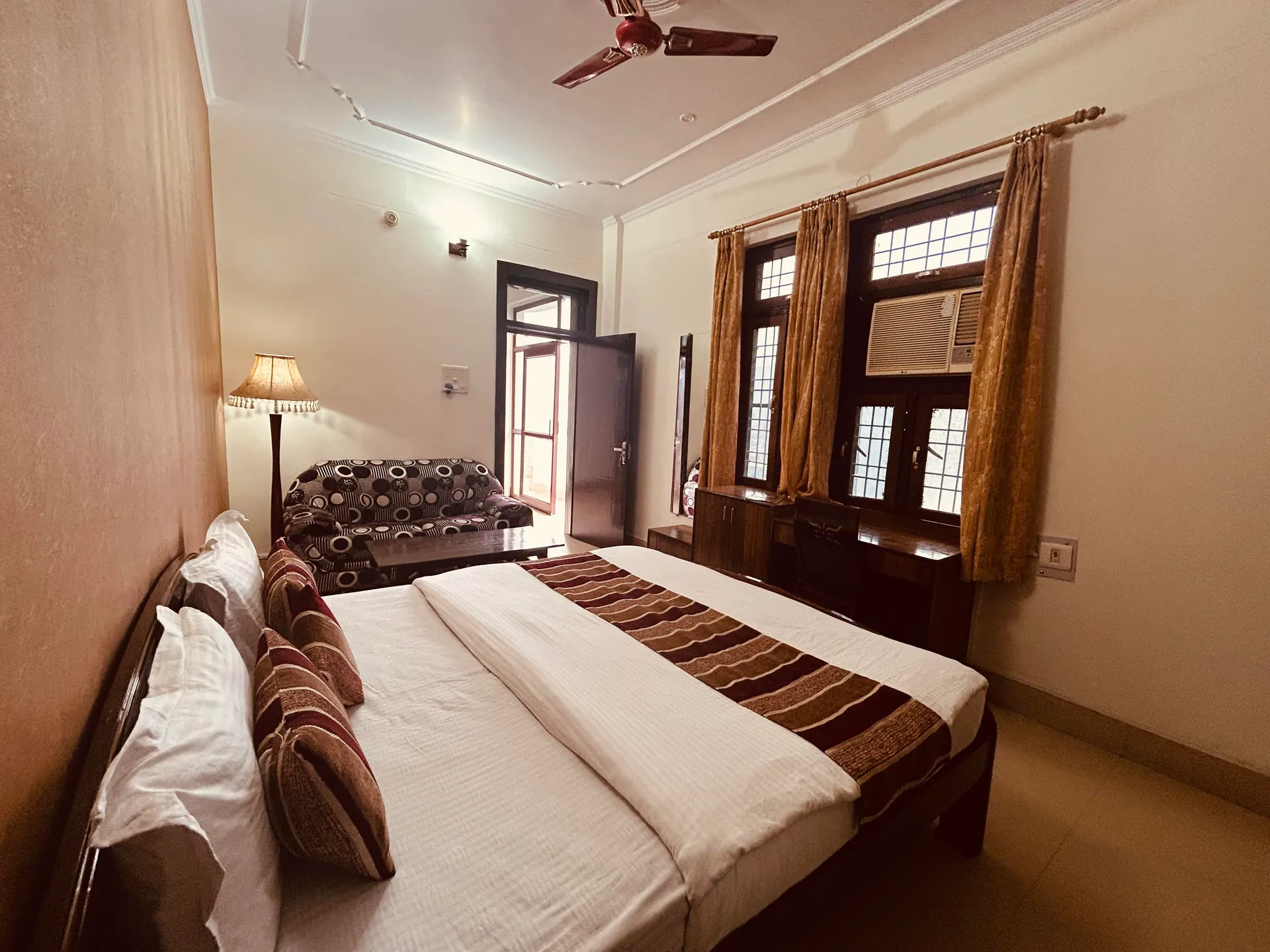Hotel Mandakini (2Kms Distance From Sangam) - Rudraprayag Room