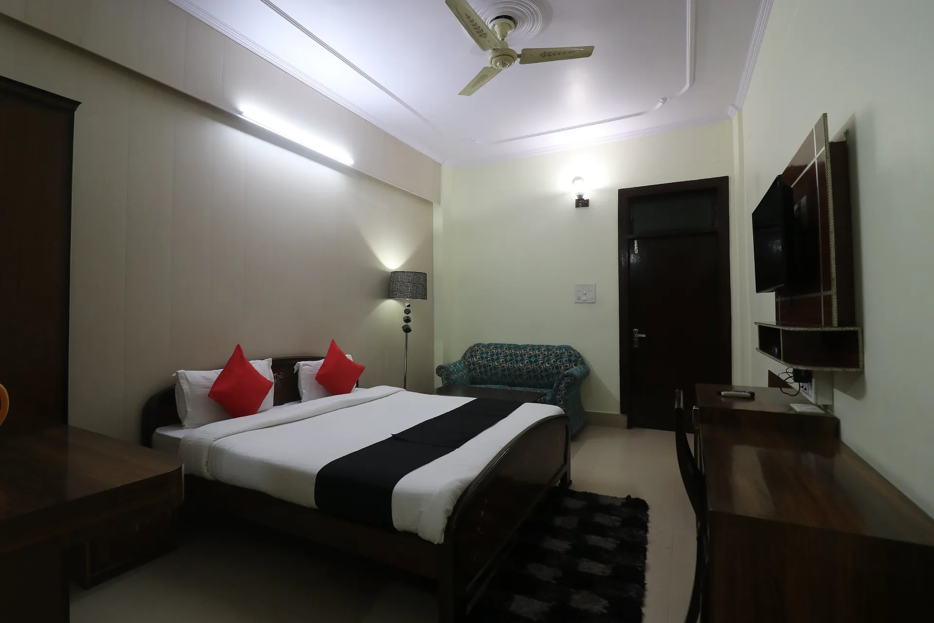 Hotel Mandakini (2Kms Distance From Sangam) - Rudraprayag Room