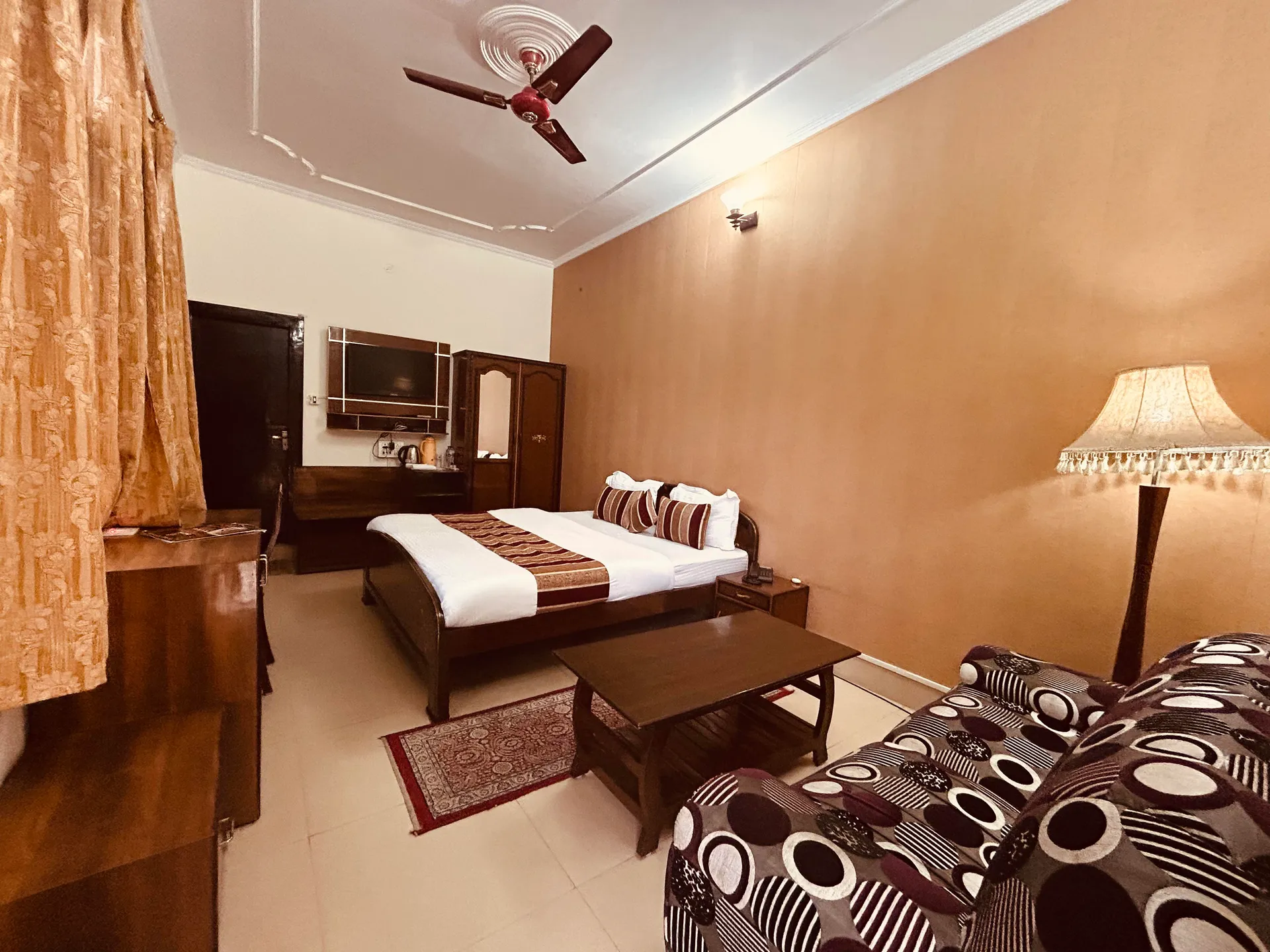 Hotel Mandakini (2Kms Distance From Sangam) - Rudraprayag Room
