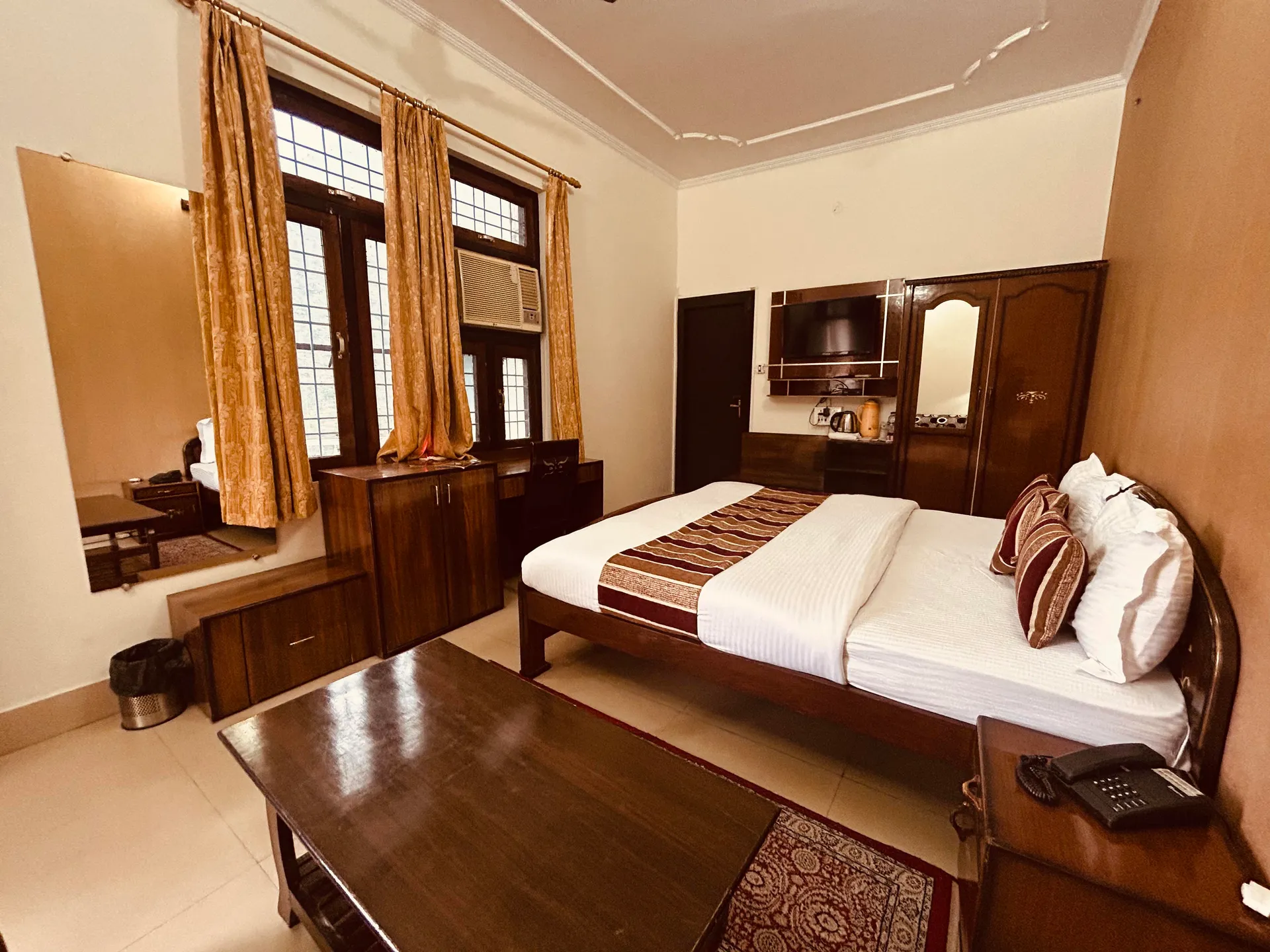 Hotel Mandakini (2Kms Distance From Sangam) - Rudraprayag Room