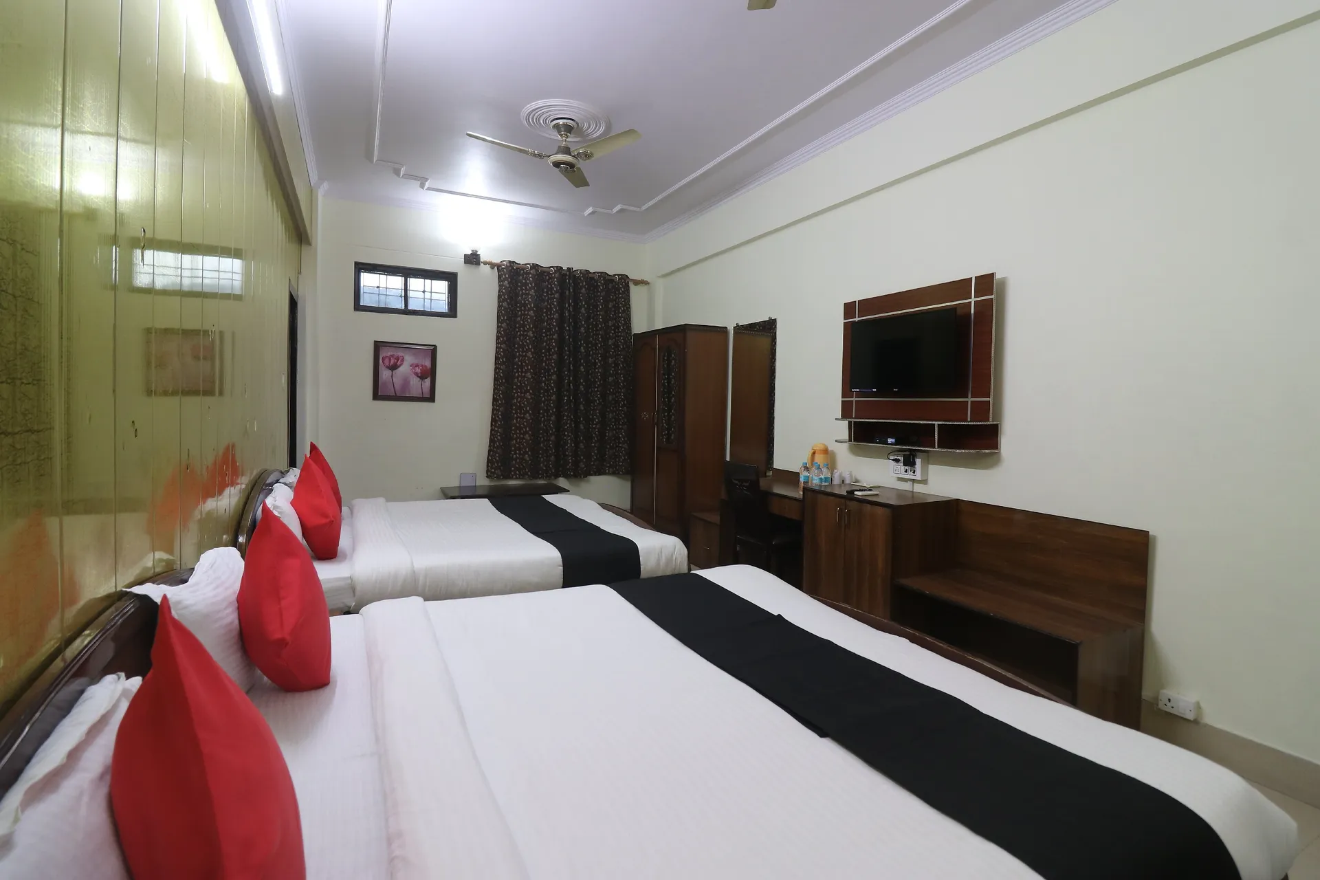 Hotel Mandakini (2Kms Distance From Sangam) - Rudraprayag Room