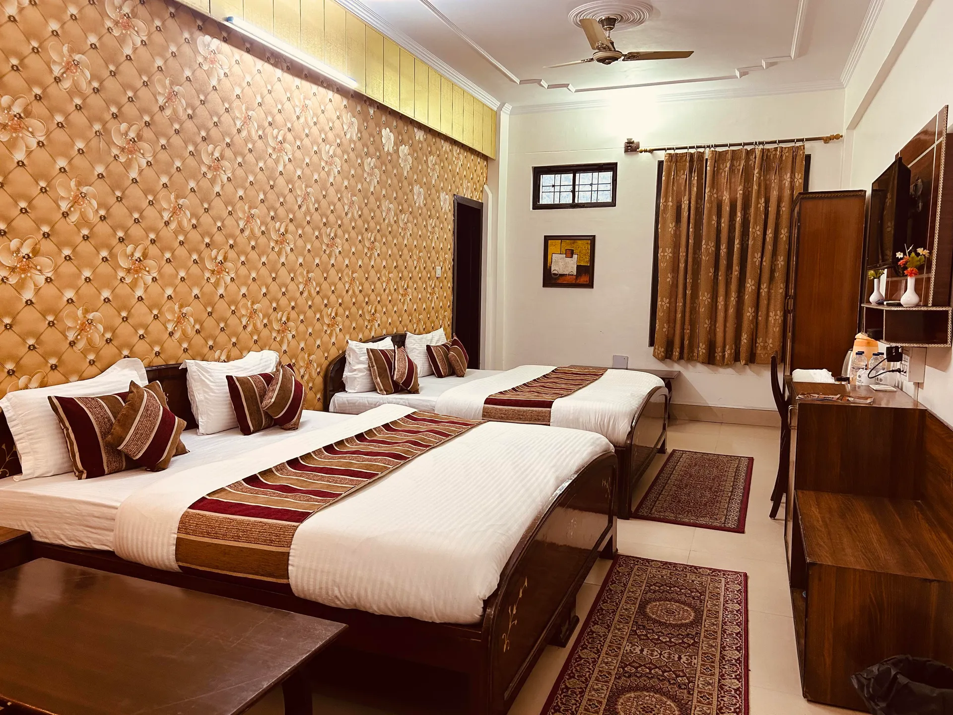 Hotel Mandakini (2Kms Distance From Sangam) - Rudraprayag Room