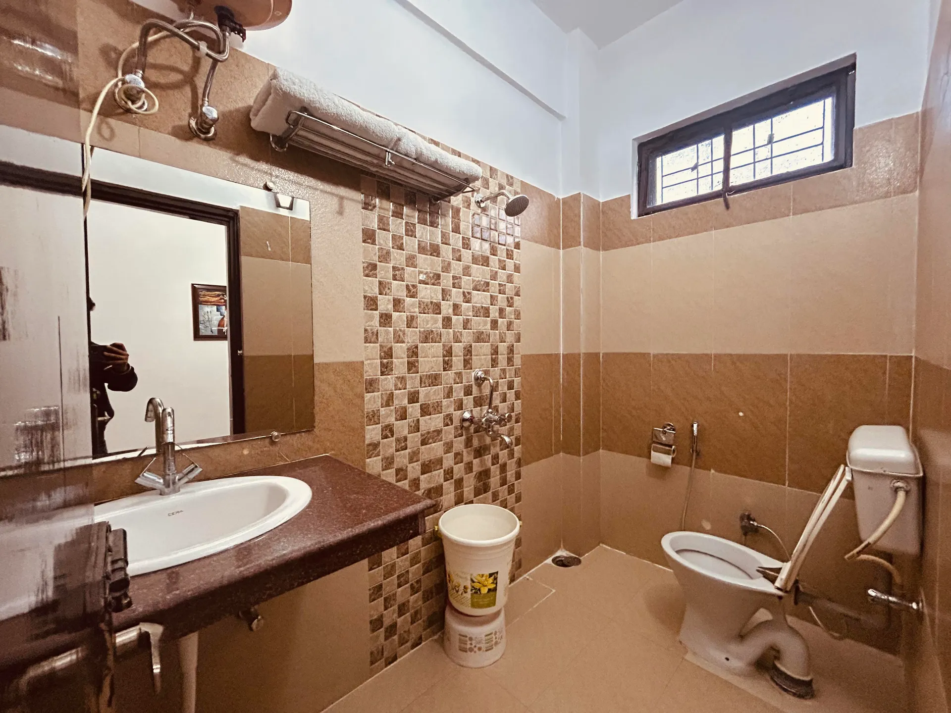 Hotel Mandakini (2Kms Distance From Sangam) - Rudraprayag Room