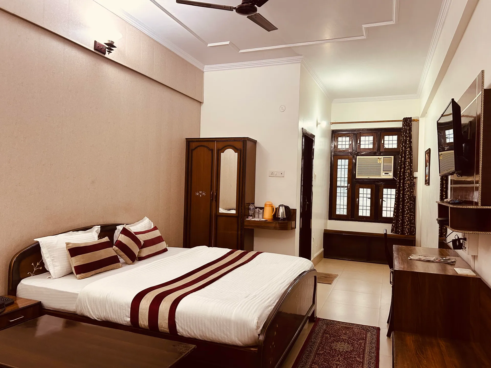 Hotel Mandakini (2Kms Distance From Sangam) - Rudraprayag Room