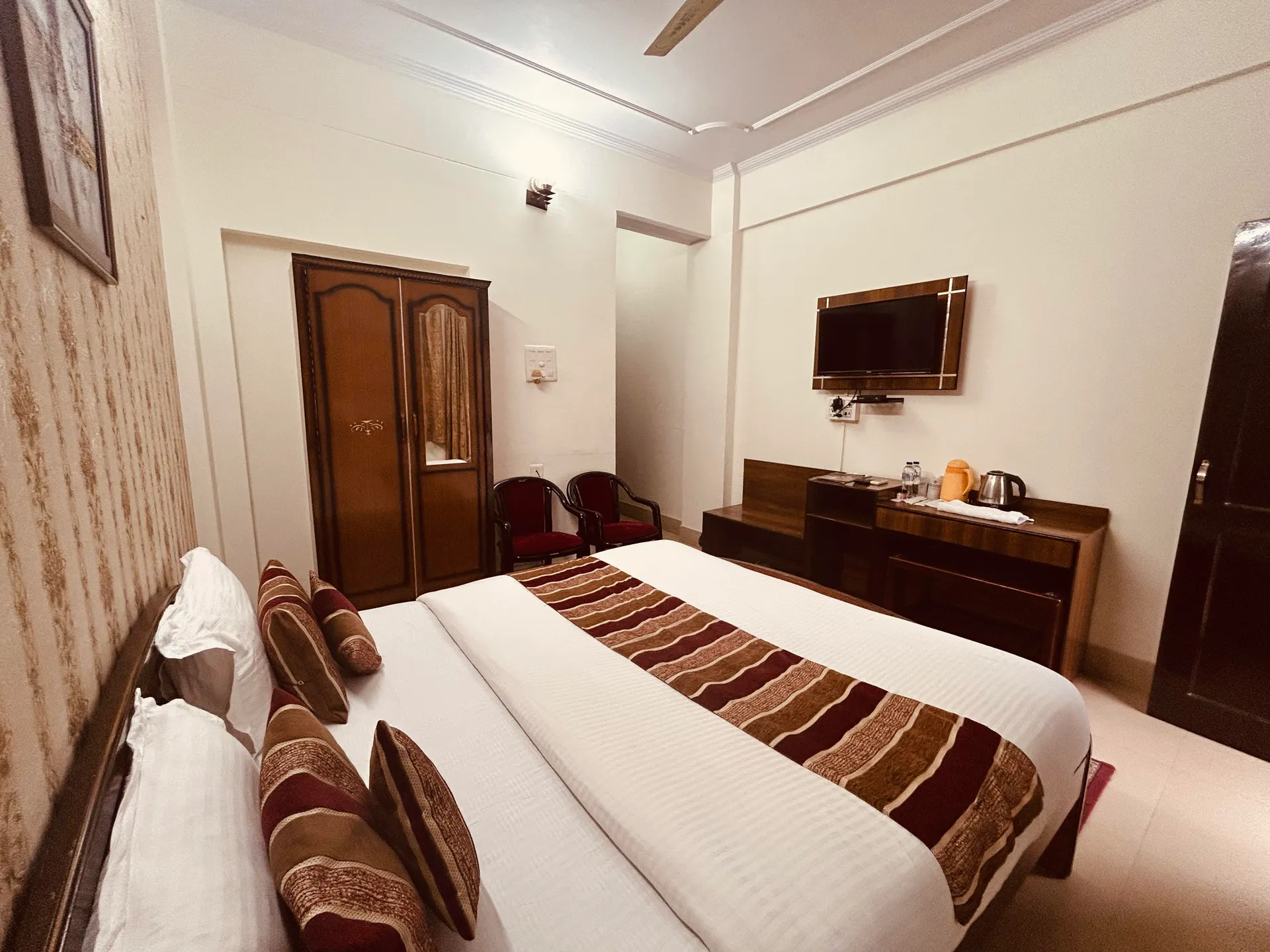 Hotel Mandakini (2Kms Distance From Sangam) - Rudraprayag Room