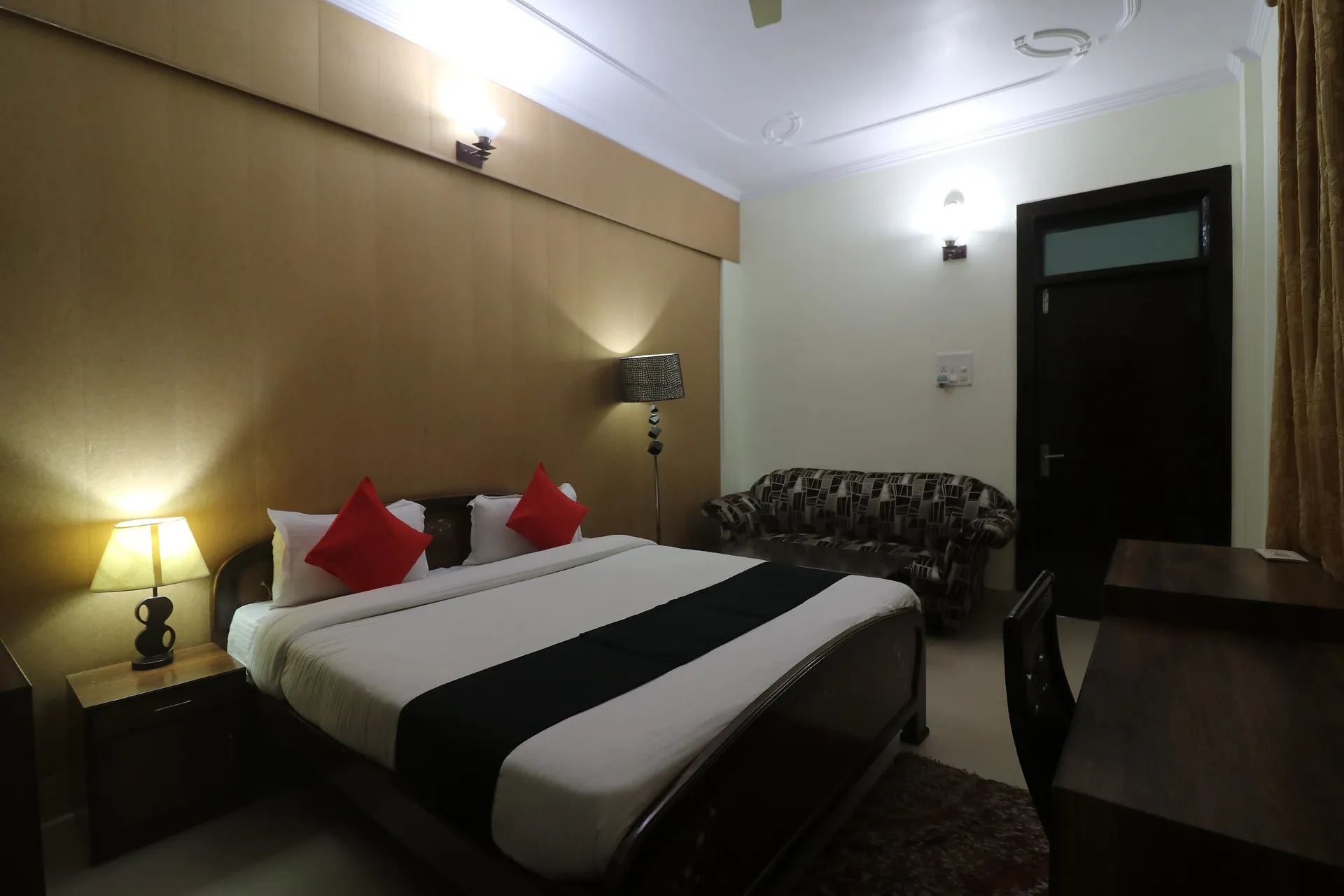 Hotel Mandakini (2Kms Distance From Sangam) - Rudraprayag Room