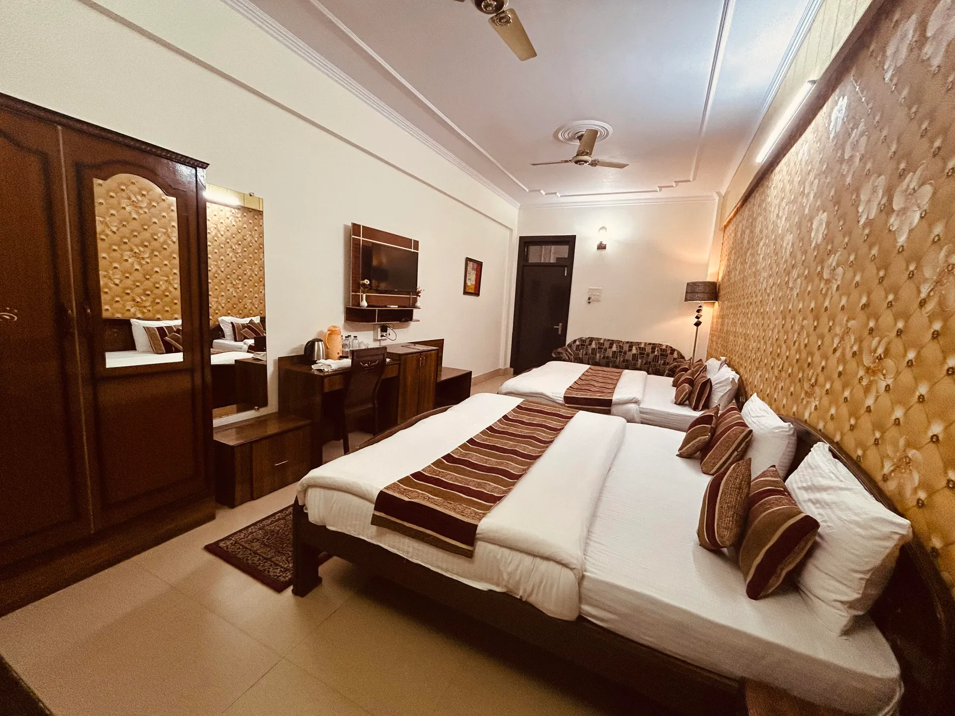 Hotel Mandakini (2Kms Distance From Sangam) - Rudraprayag Room