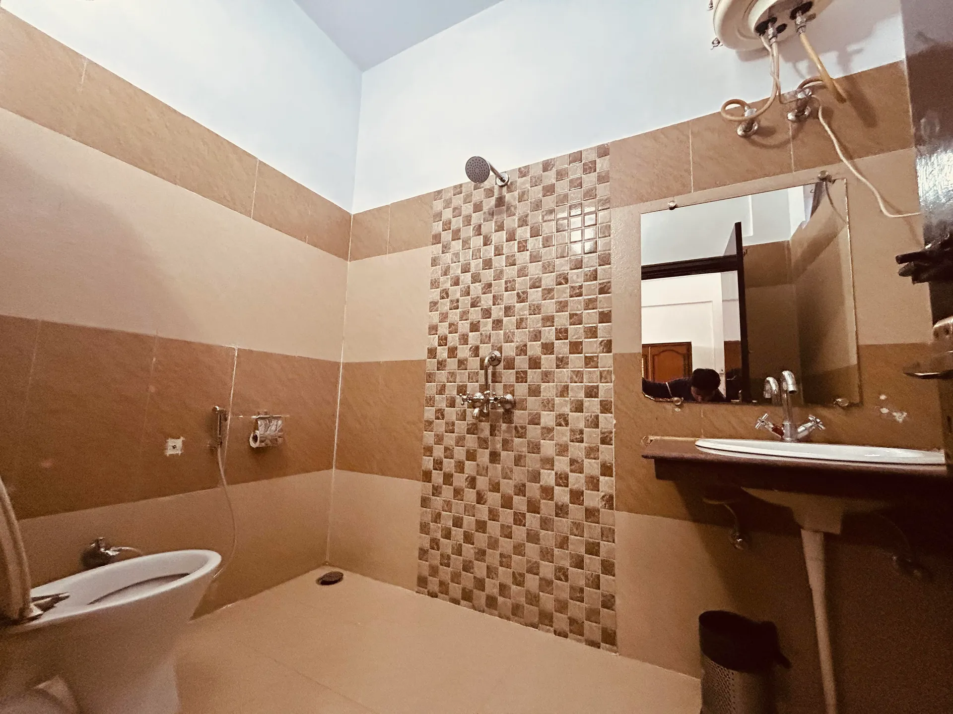 Hotel Mandakini (2Kms Distance From Sangam) - Rudraprayag Washroom