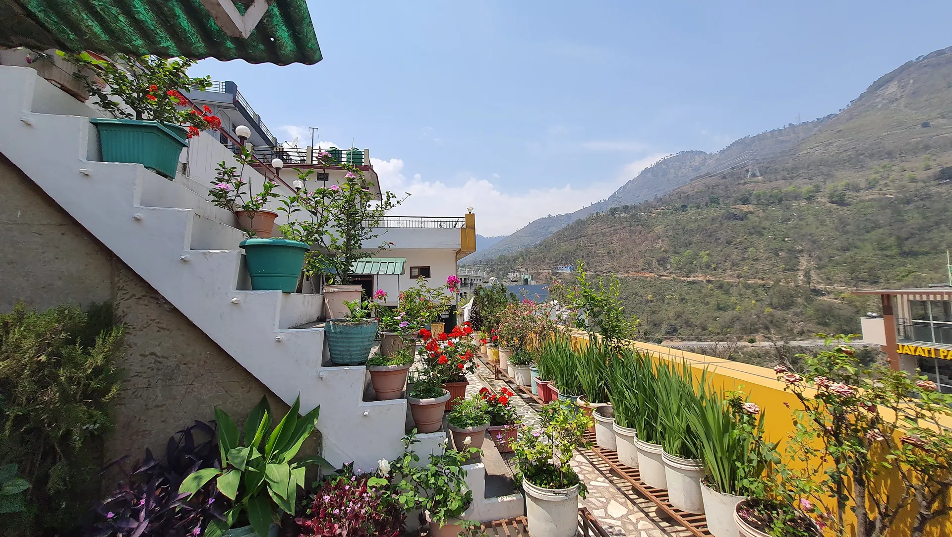 Hotel Suri ( 2kms From Sangam) - Rudraprayag Common Area