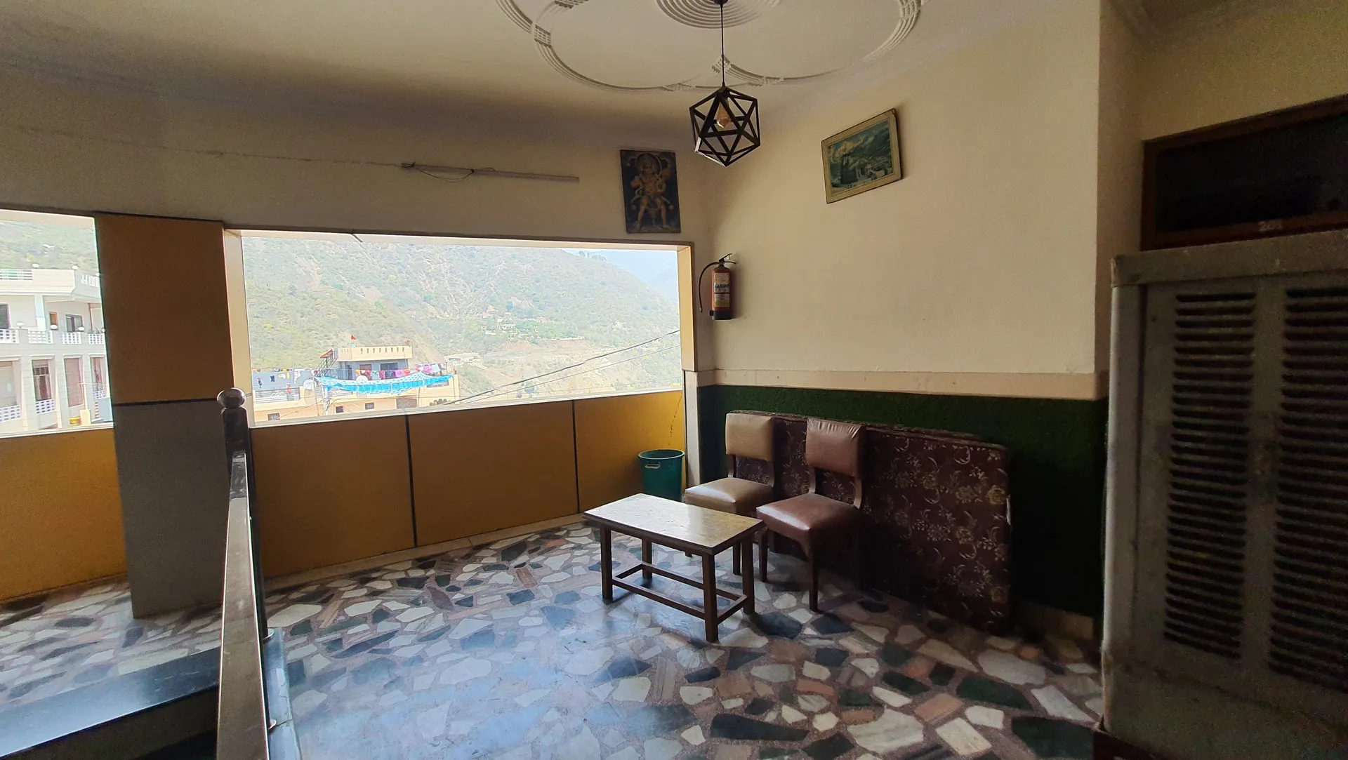 Hotel Suri ( 2kms From Sangam) - Rudraprayag Common Area