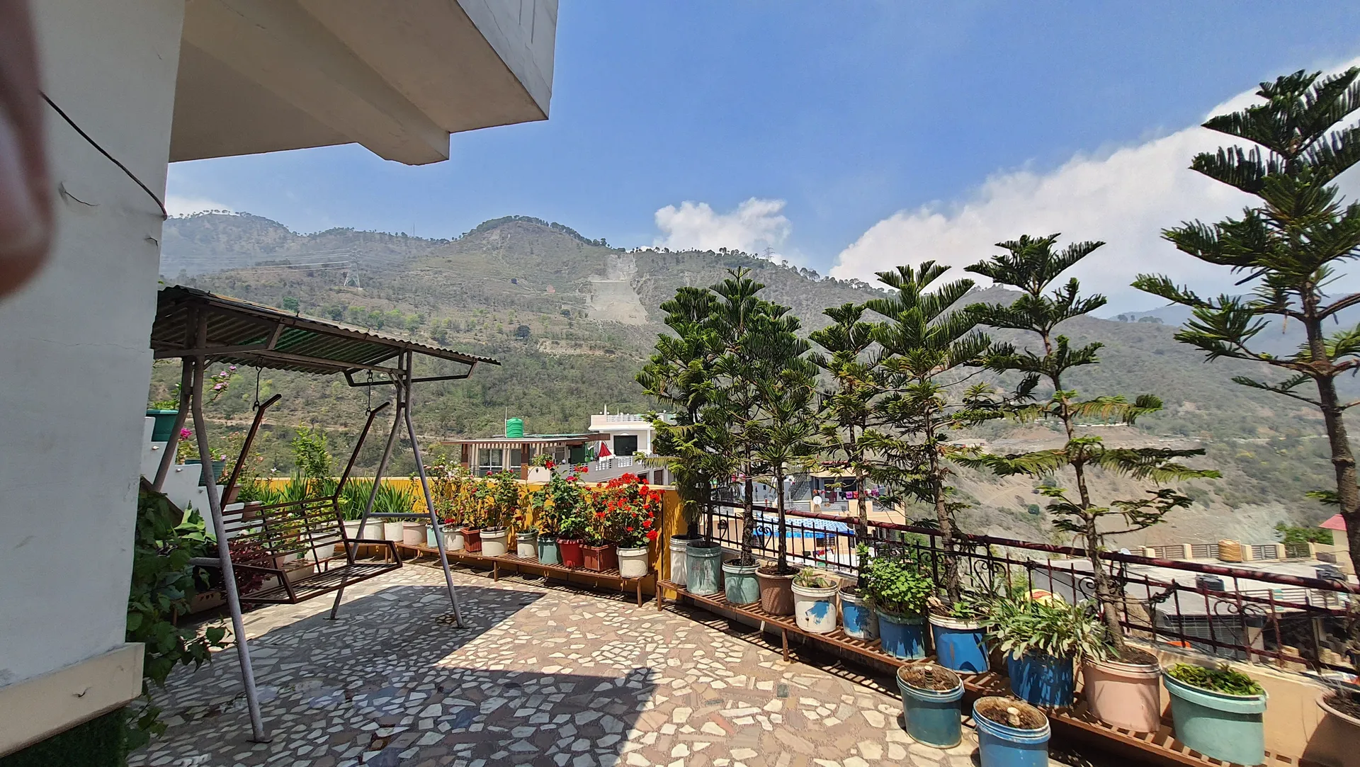 Hotel Suri ( 2kms From Sangam) - Rudraprayag Common Area