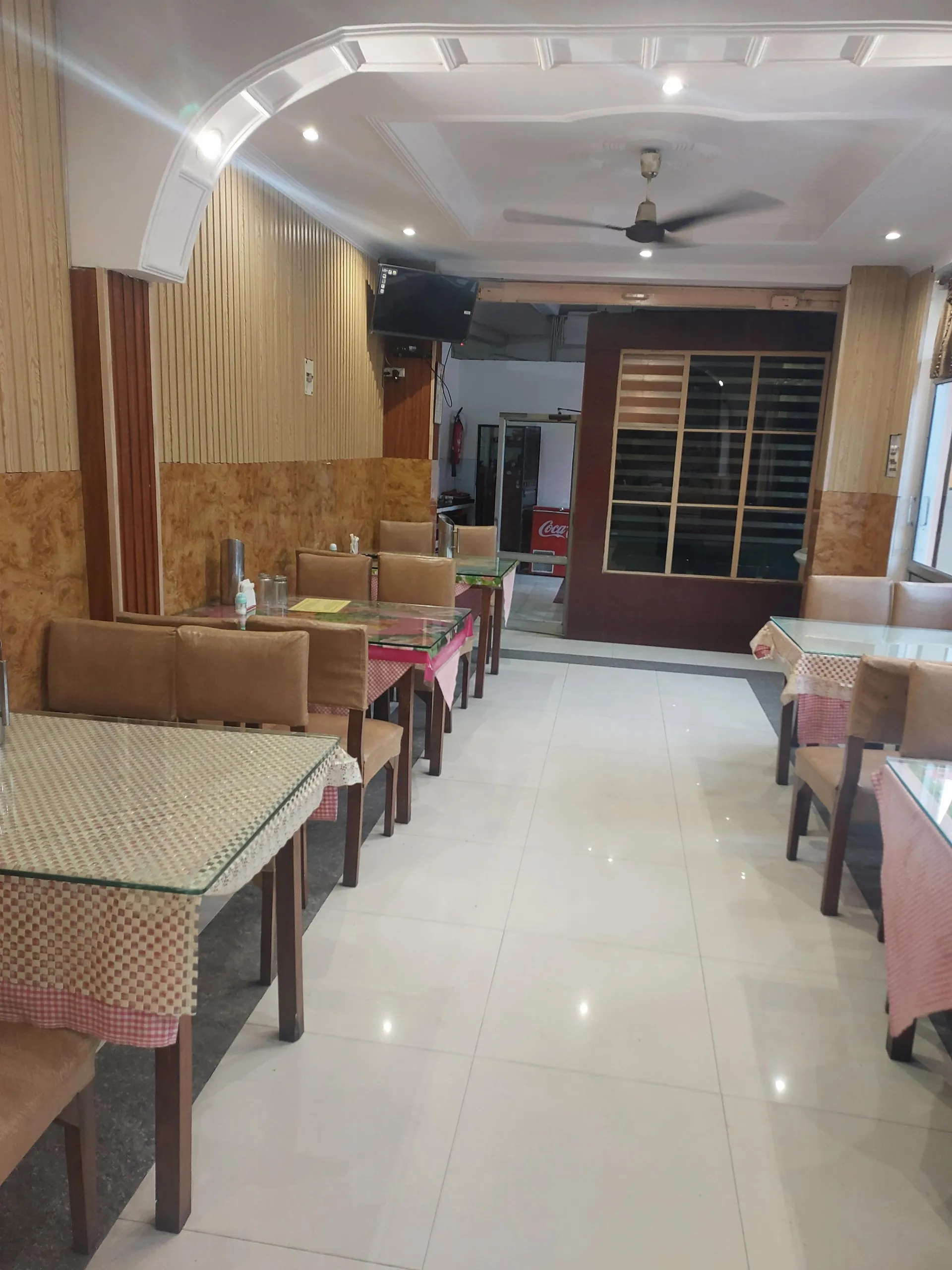 Hotel Suri ( 2kms From Sangam) - Rudraprayag Restaurant