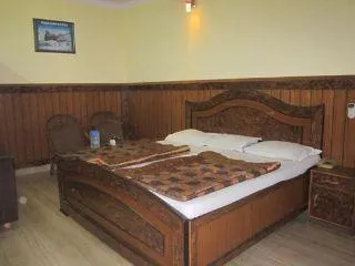 Hotel Suri ( 2kms From Sangam) - Rudraprayag Room