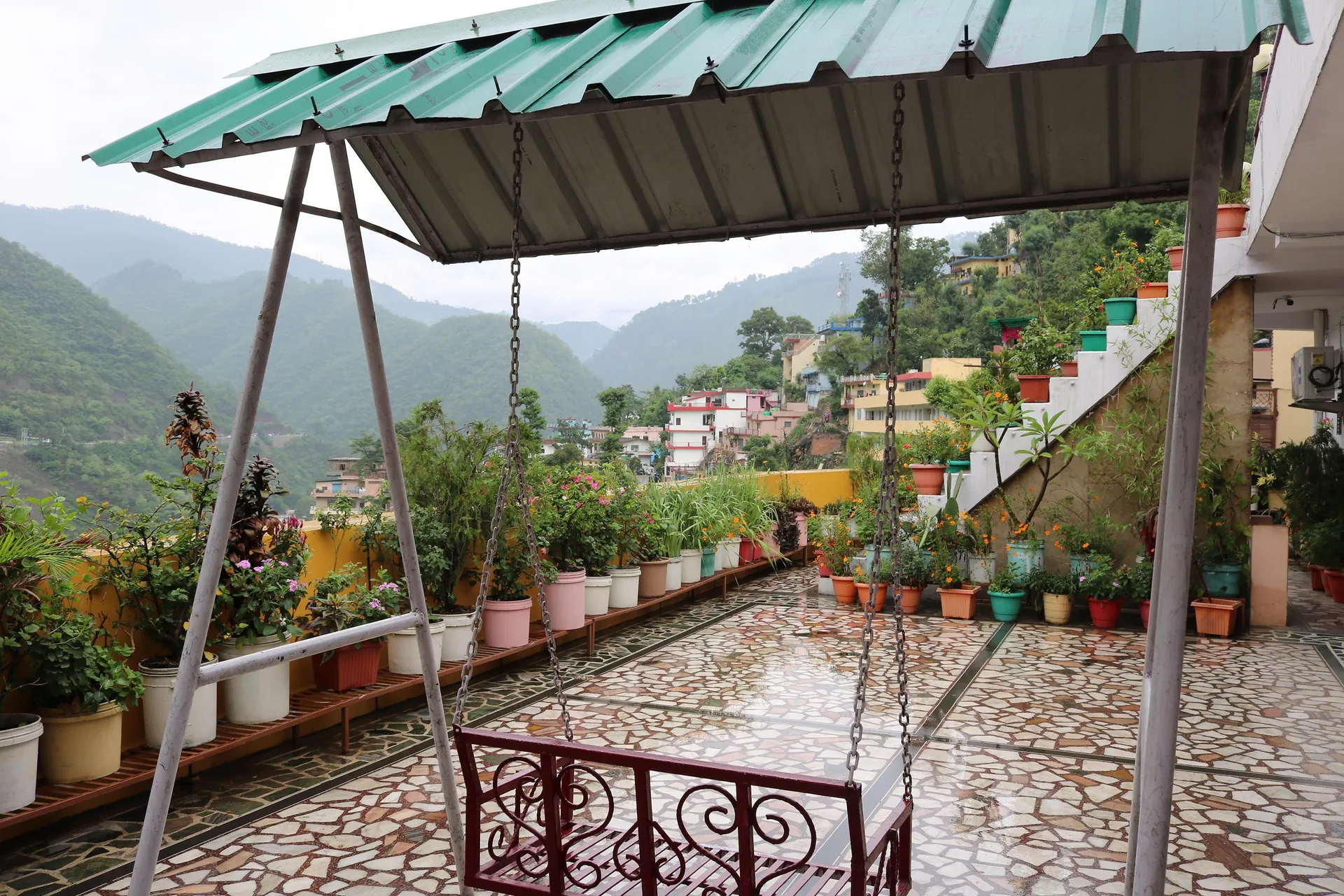 Hotel Suri ( 2kms From Sangam) - Rudraprayag Room