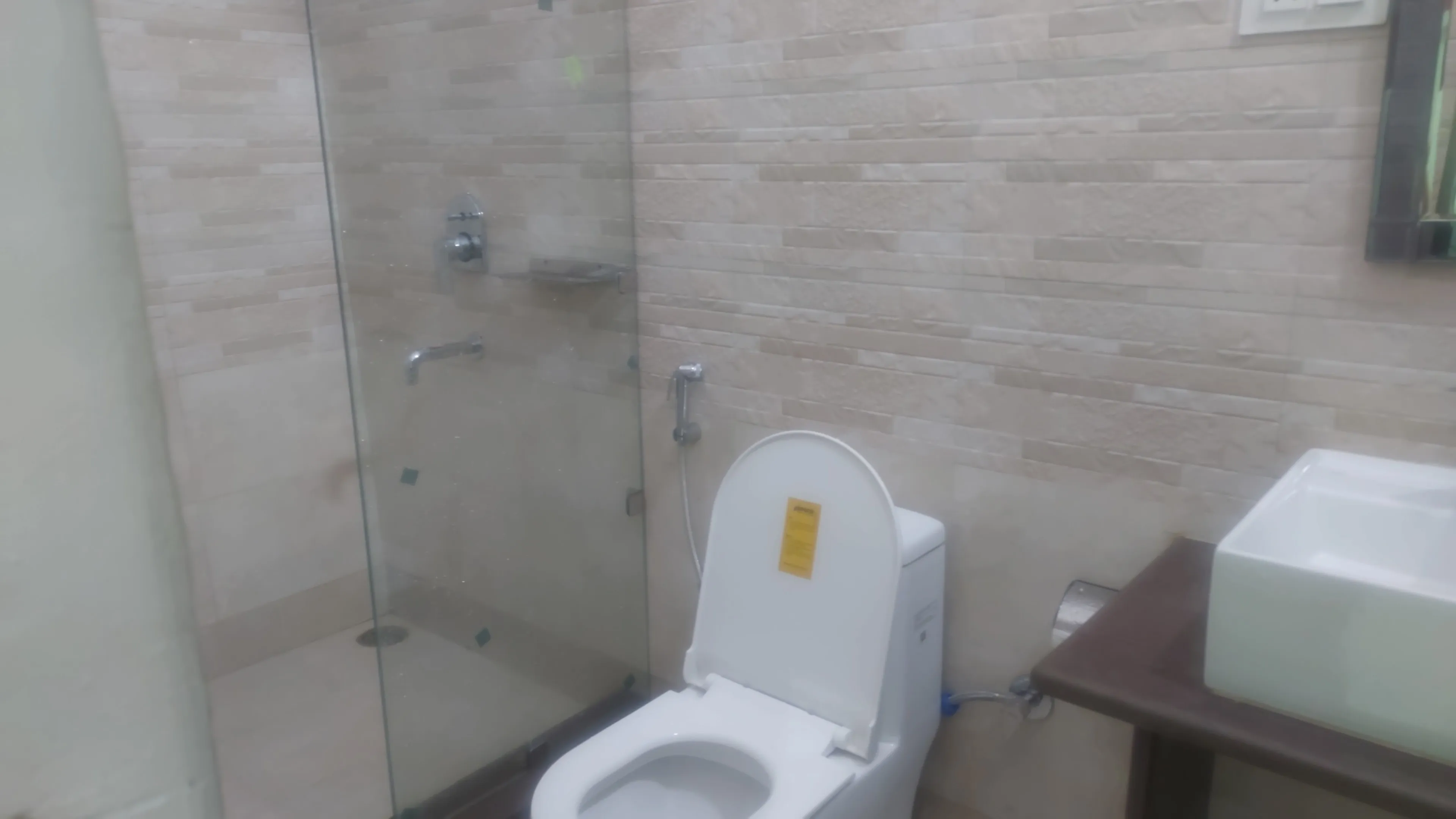 Hotel Suri ( 2kms From Sangam) - Rudraprayag Room