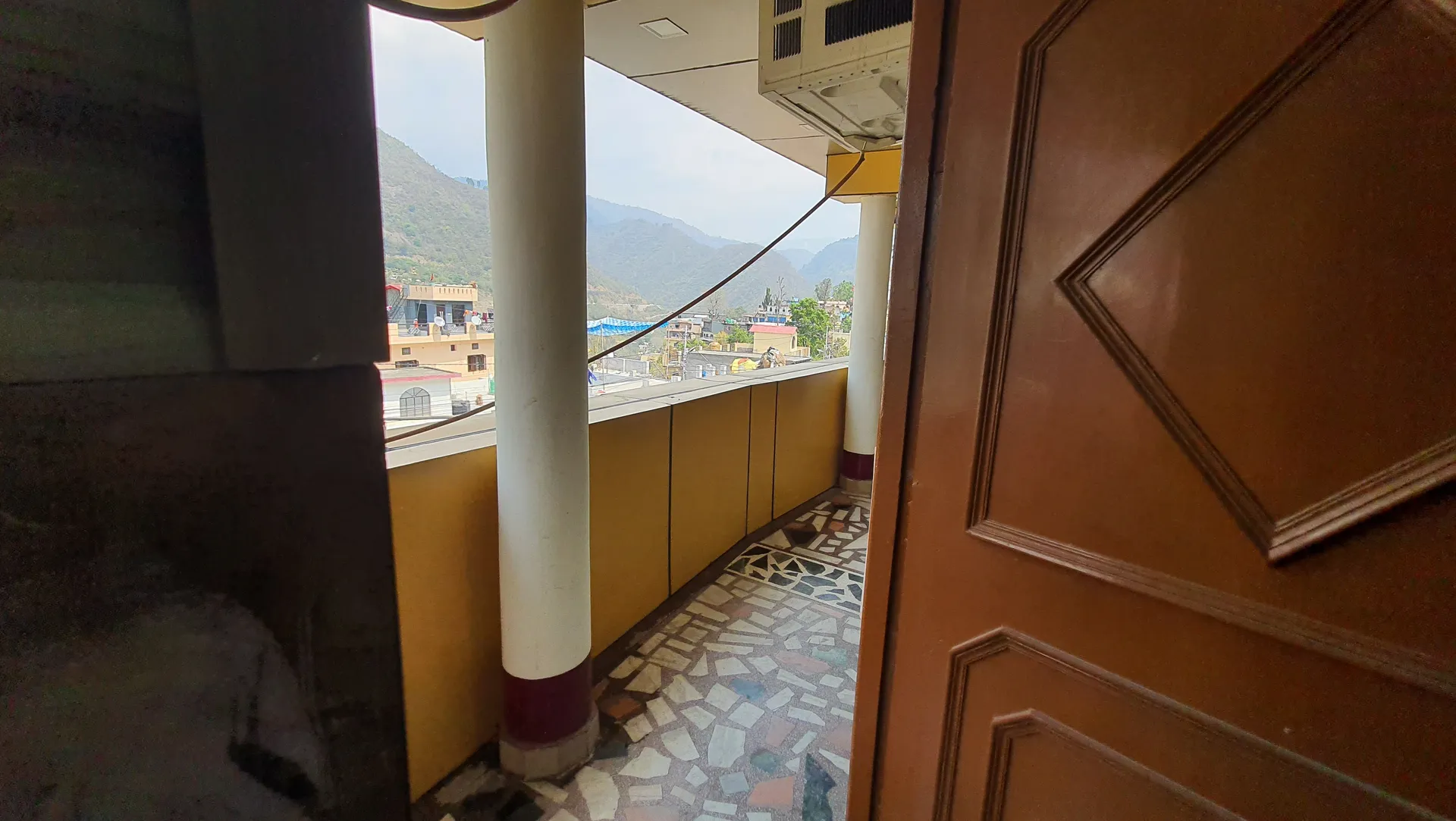 Hotel Suri ( 2kms From Sangam) - Rudraprayag Room