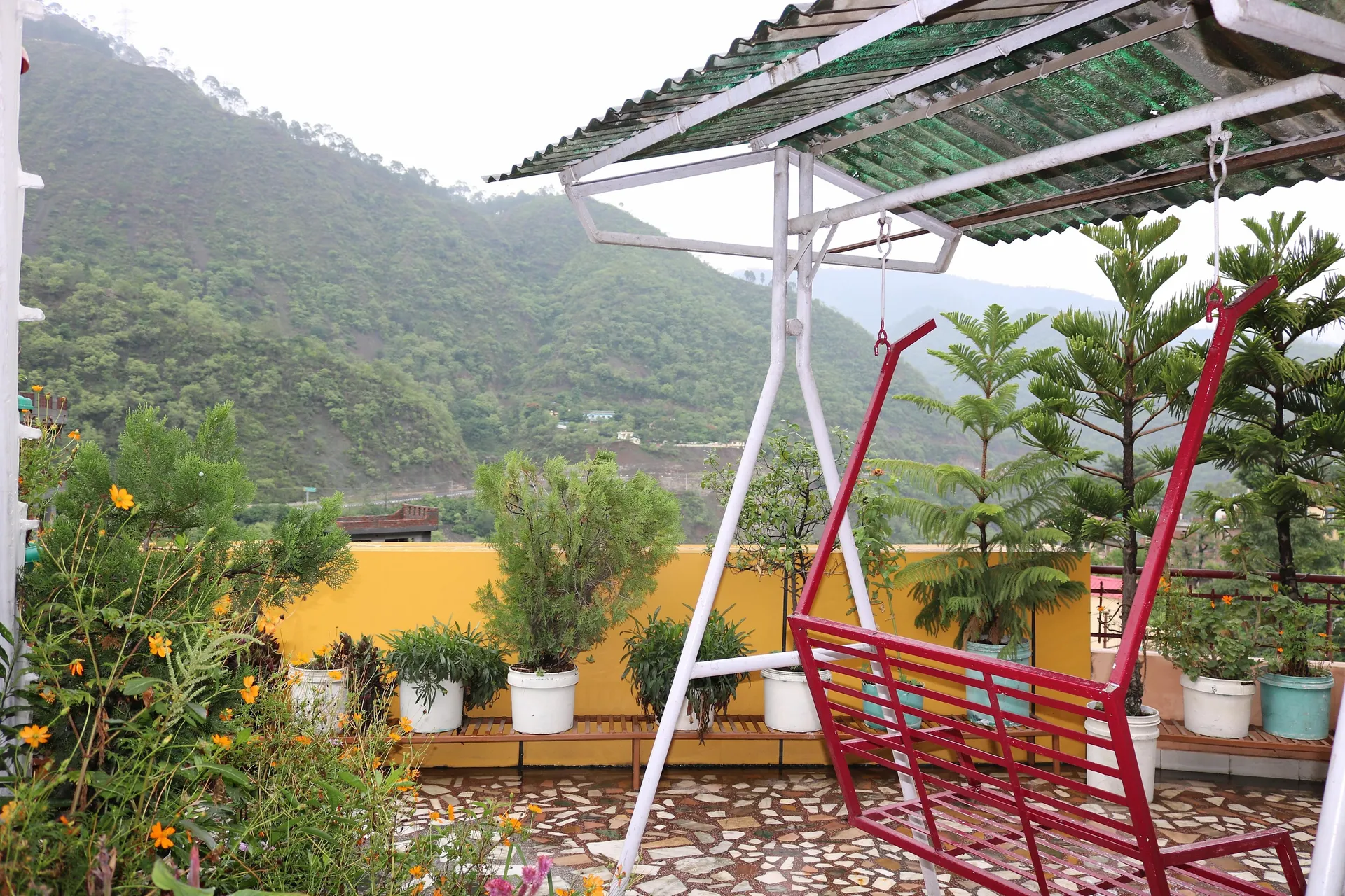 Hotel Suri ( 2kms From Sangam) - Rudraprayag Room