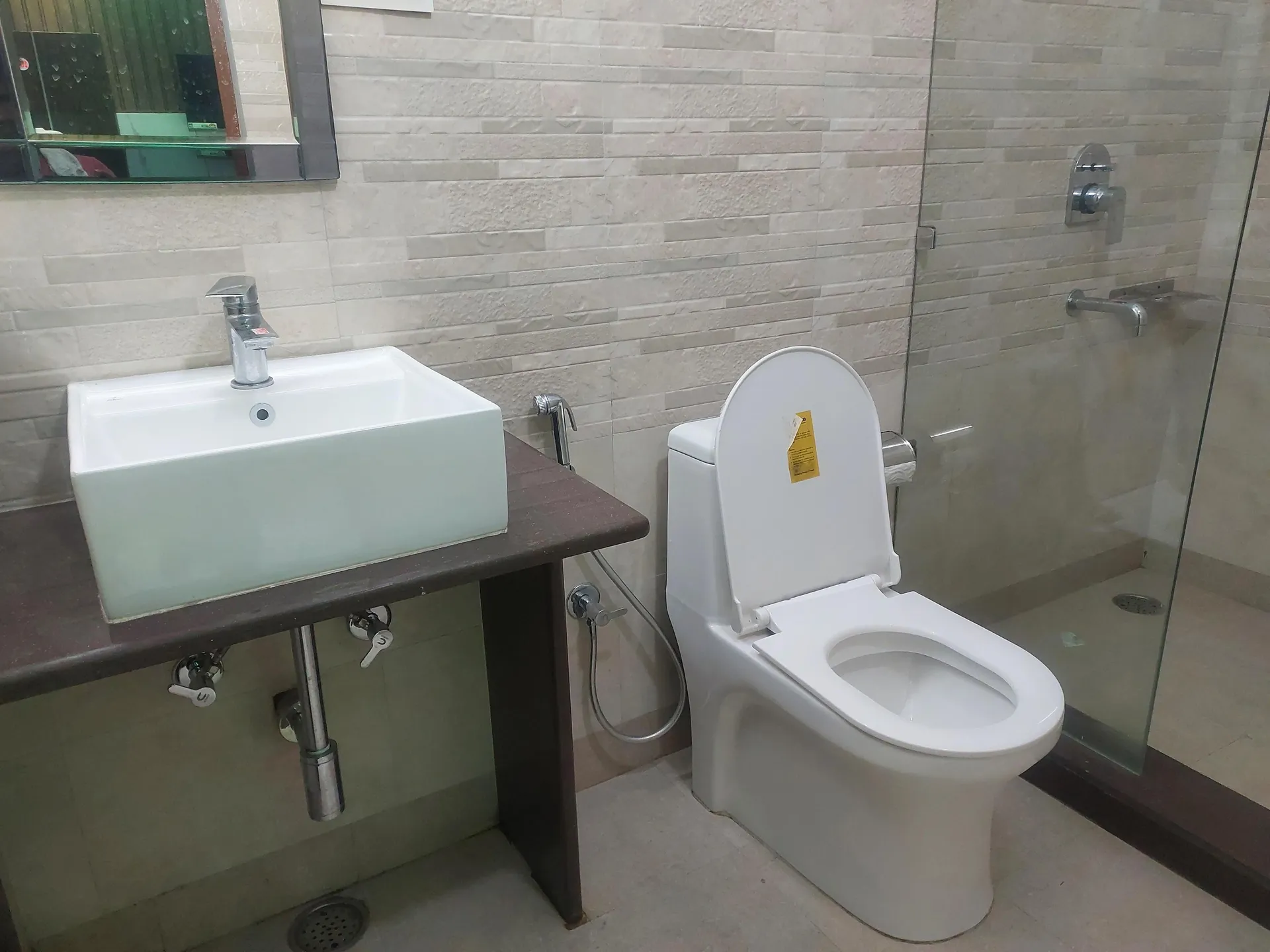 Hotel Suri ( 2kms From Sangam) - Rudraprayag Room