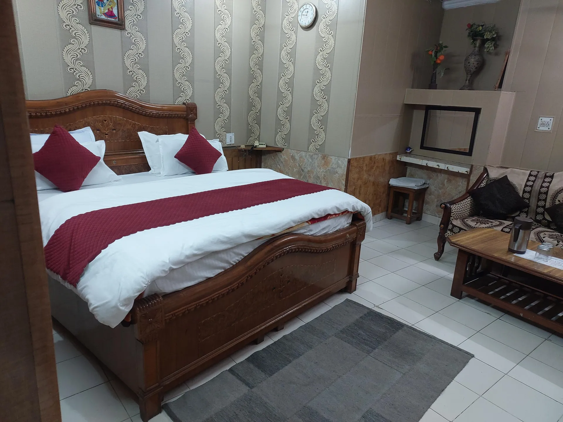 Hotel Suri ( 2kms From Sangam) - Rudraprayag Room