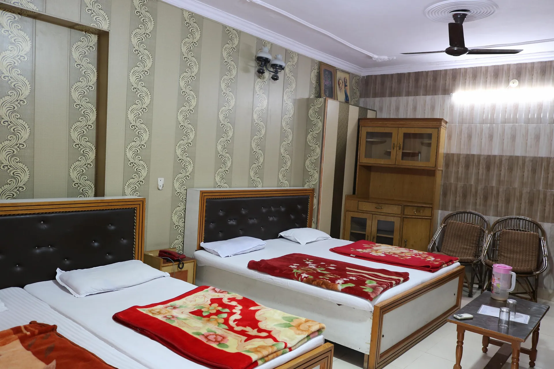Hotel Suri ( 2kms From Sangam) - Rudraprayag Room