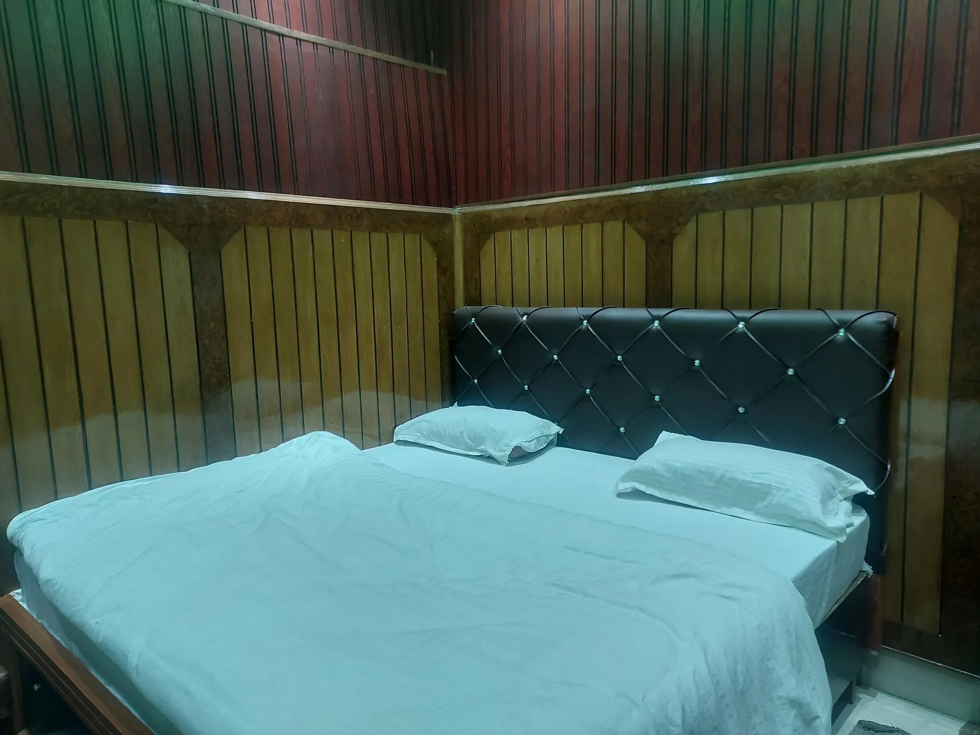 Hotel Suri ( 2kms From Sangam) - Rudraprayag Room