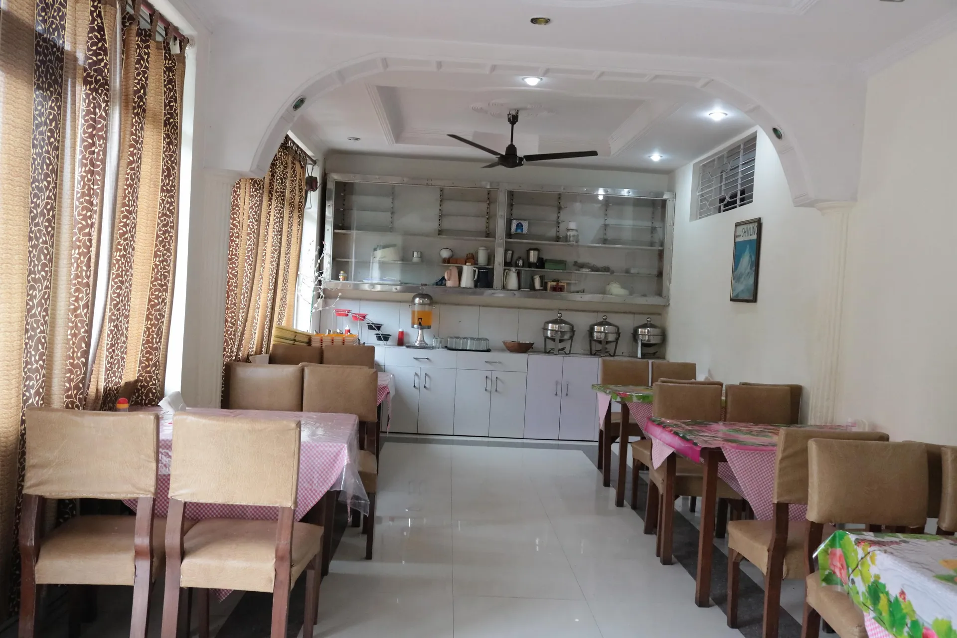 Hotel Suri ( 2kms From Sangam) - Rudraprayag Room
