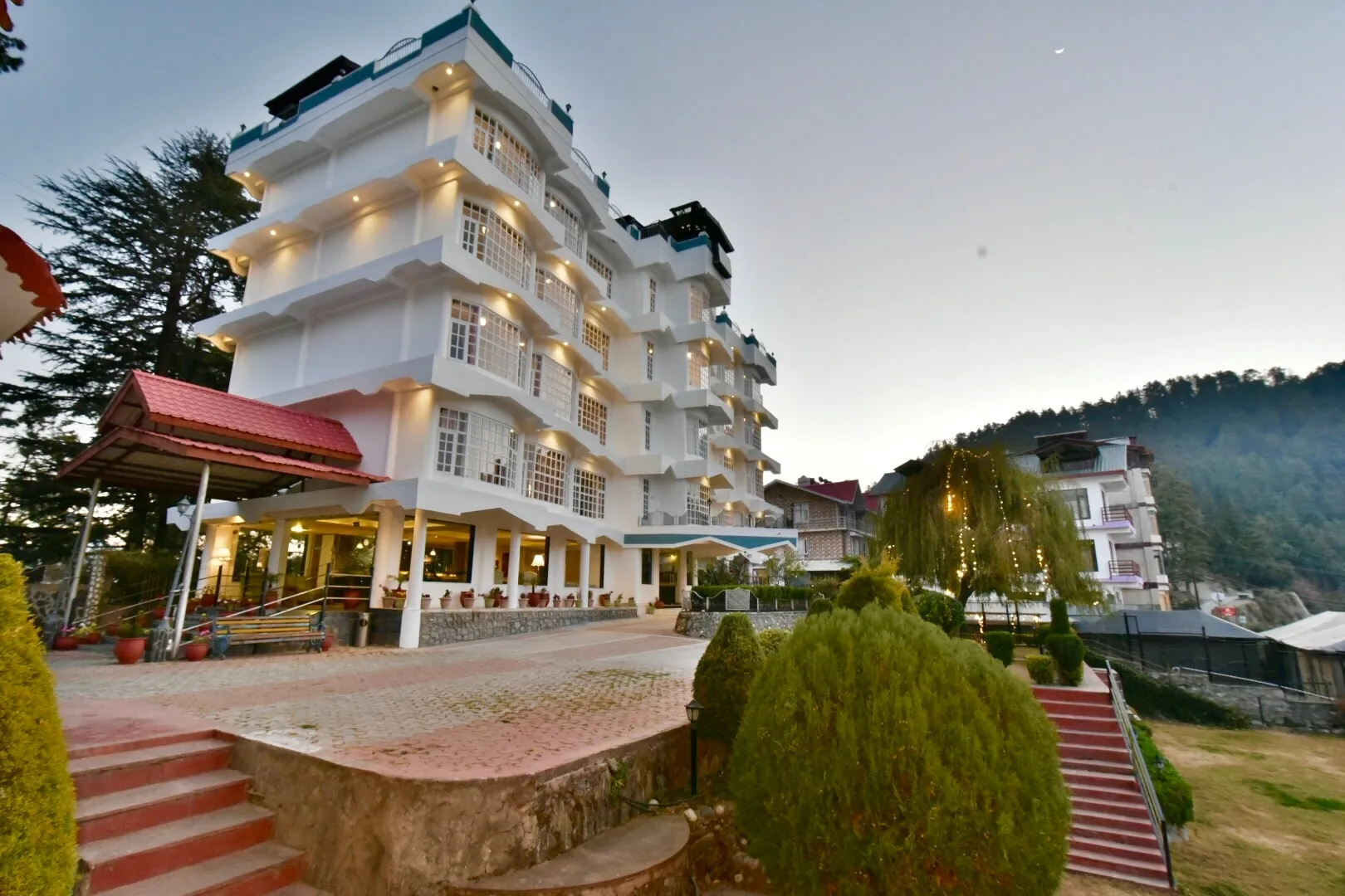 DLS Hillcrest Resort Facade