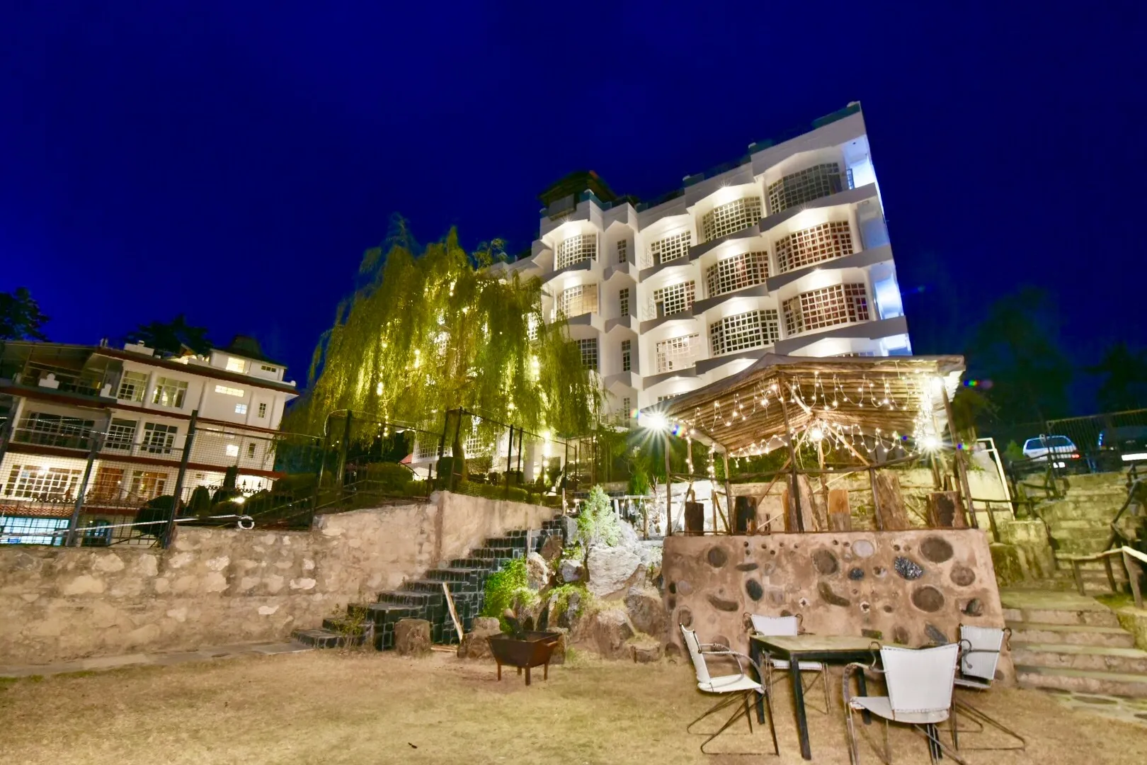 DLS Hillcrest Resort Facade