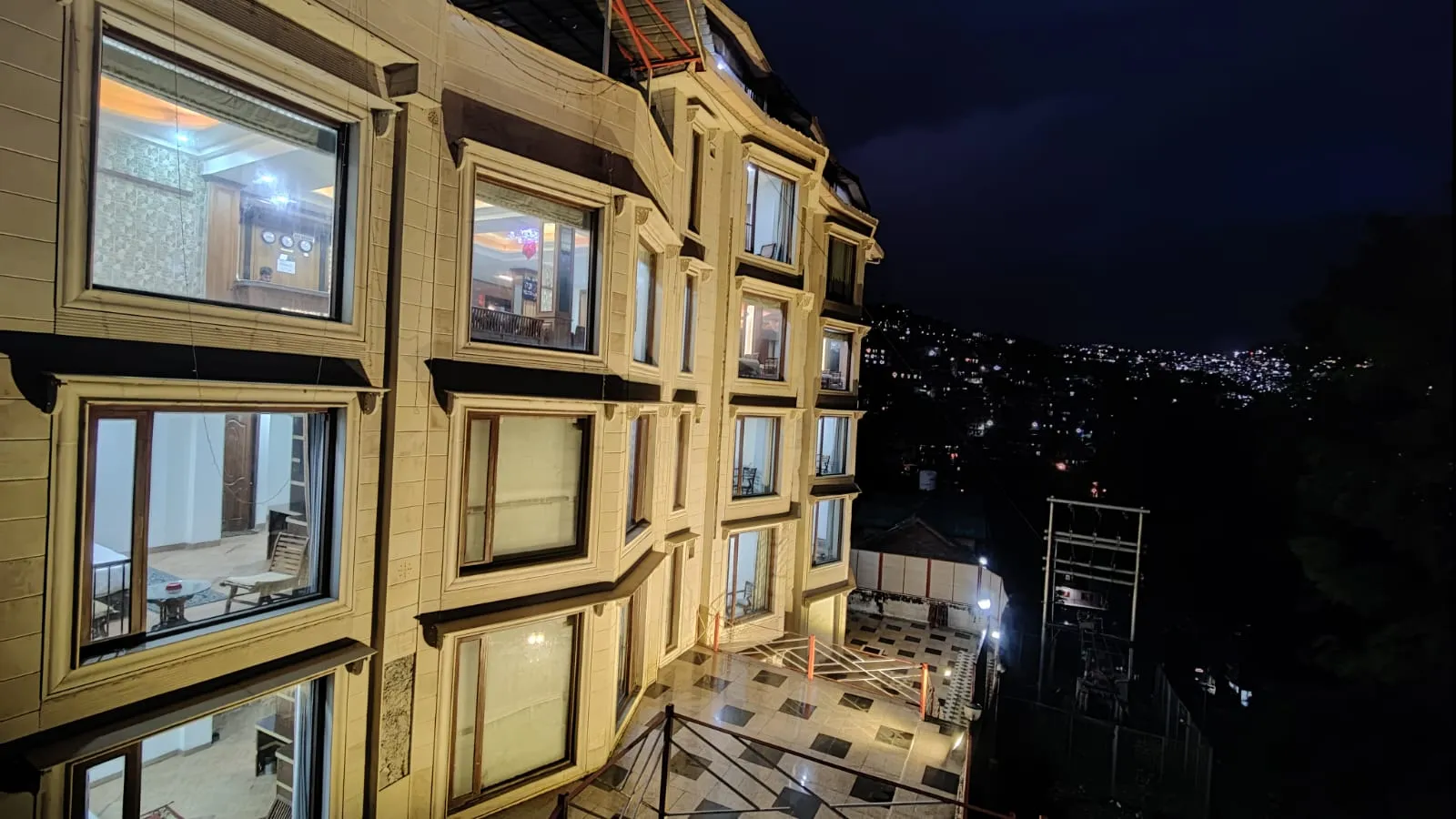 DLS Rock Castle Facade